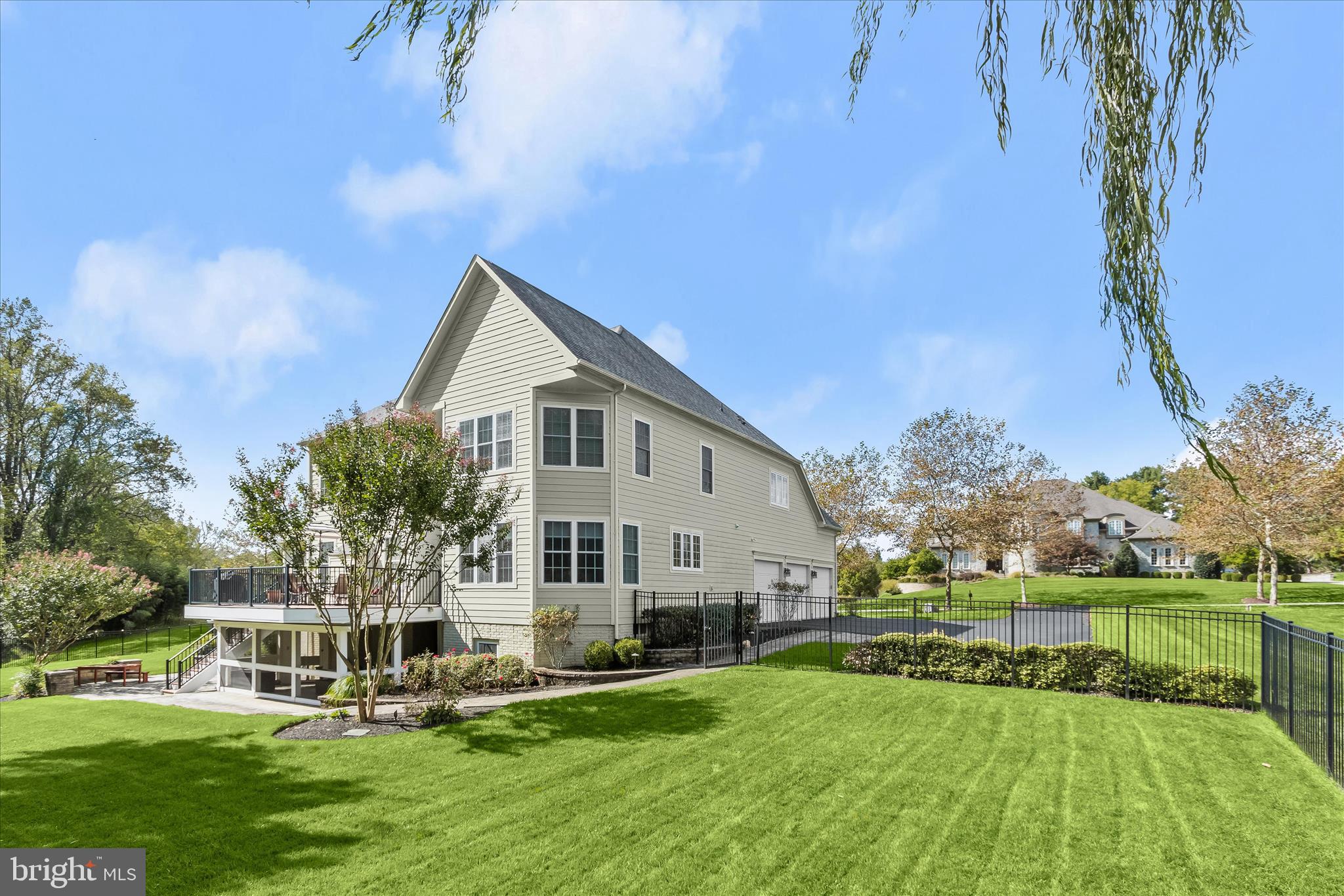 RIVERWOOD - Residential