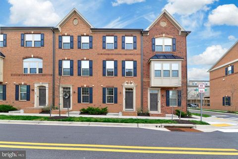 Photo of 111 S Newkirk Street, BALTIMORE, MD 21224 (MLS # MDBA2196160)