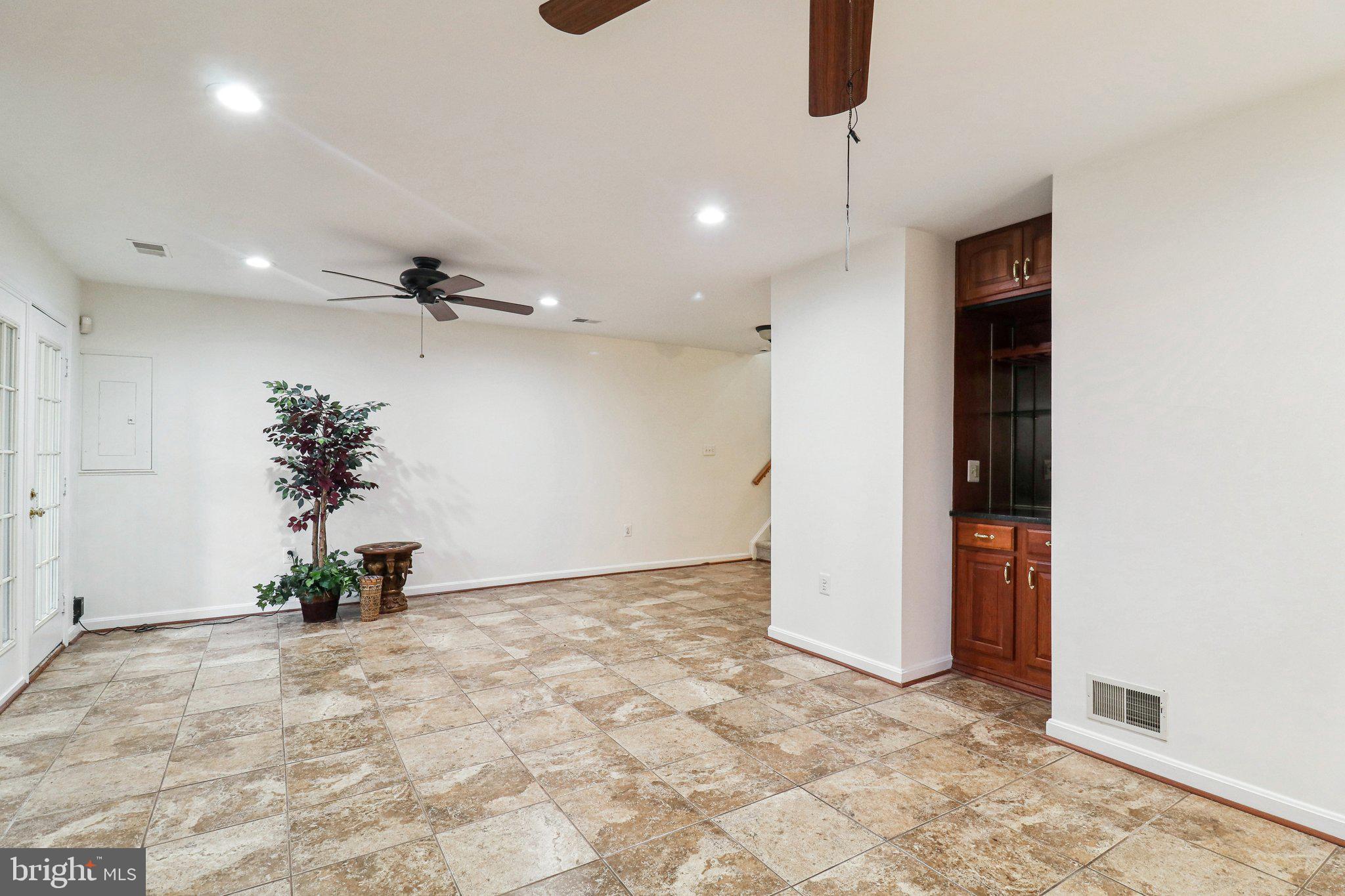 CHANCERY SQUARE - Residential