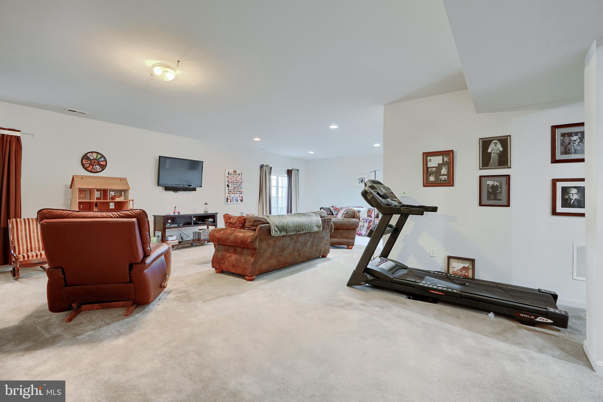 LOGANS RESERVE - Residential