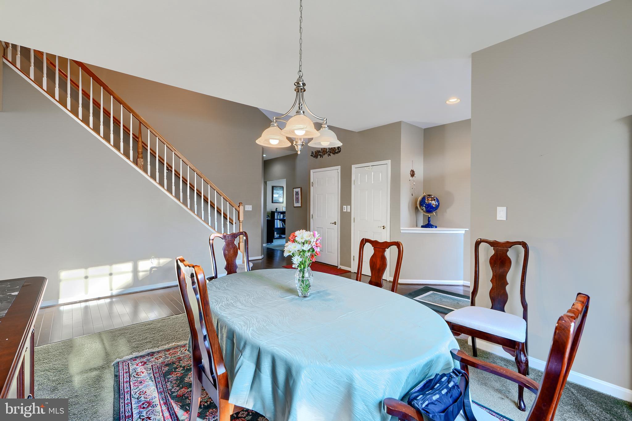 LOGANS RESERVE - Residential