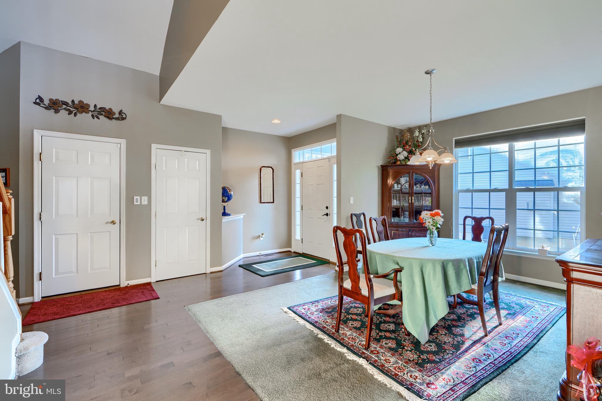 900 COUGAR POINTE CIRCLE