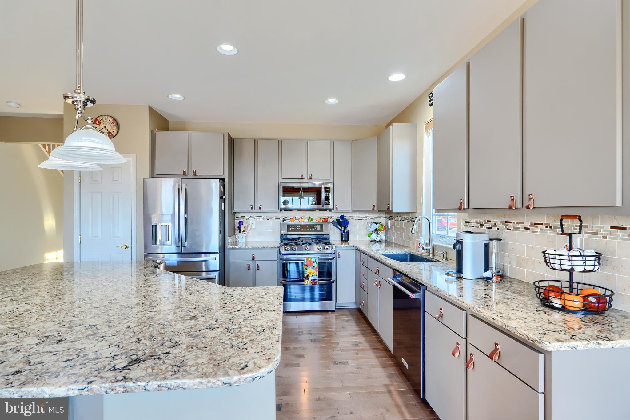 LOGANS RESERVE - Residential