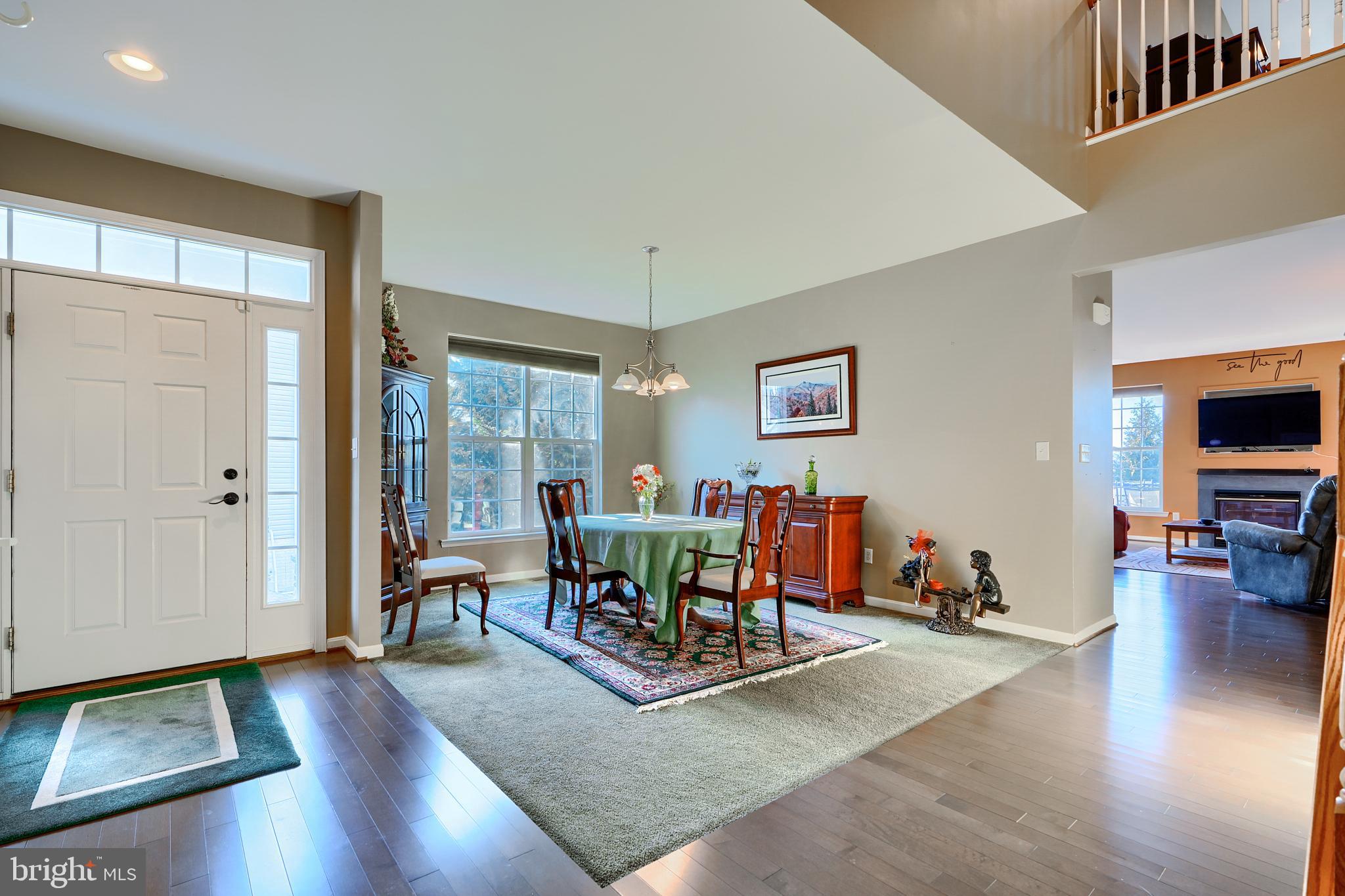 900 COUGAR POINTE CIRCLE