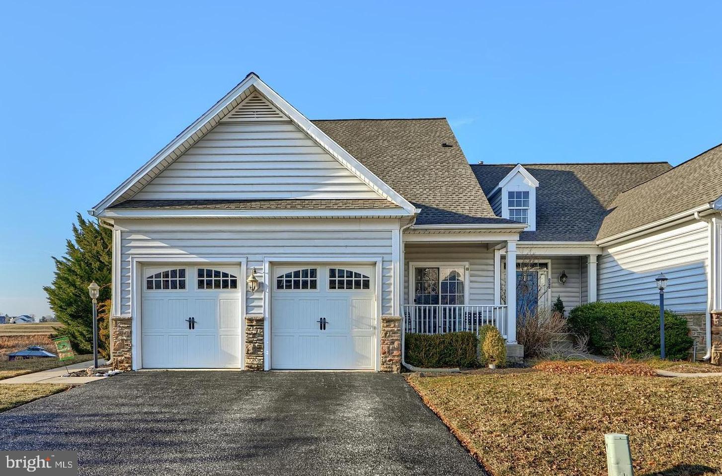 900 COUGAR POINTE CIRCLE