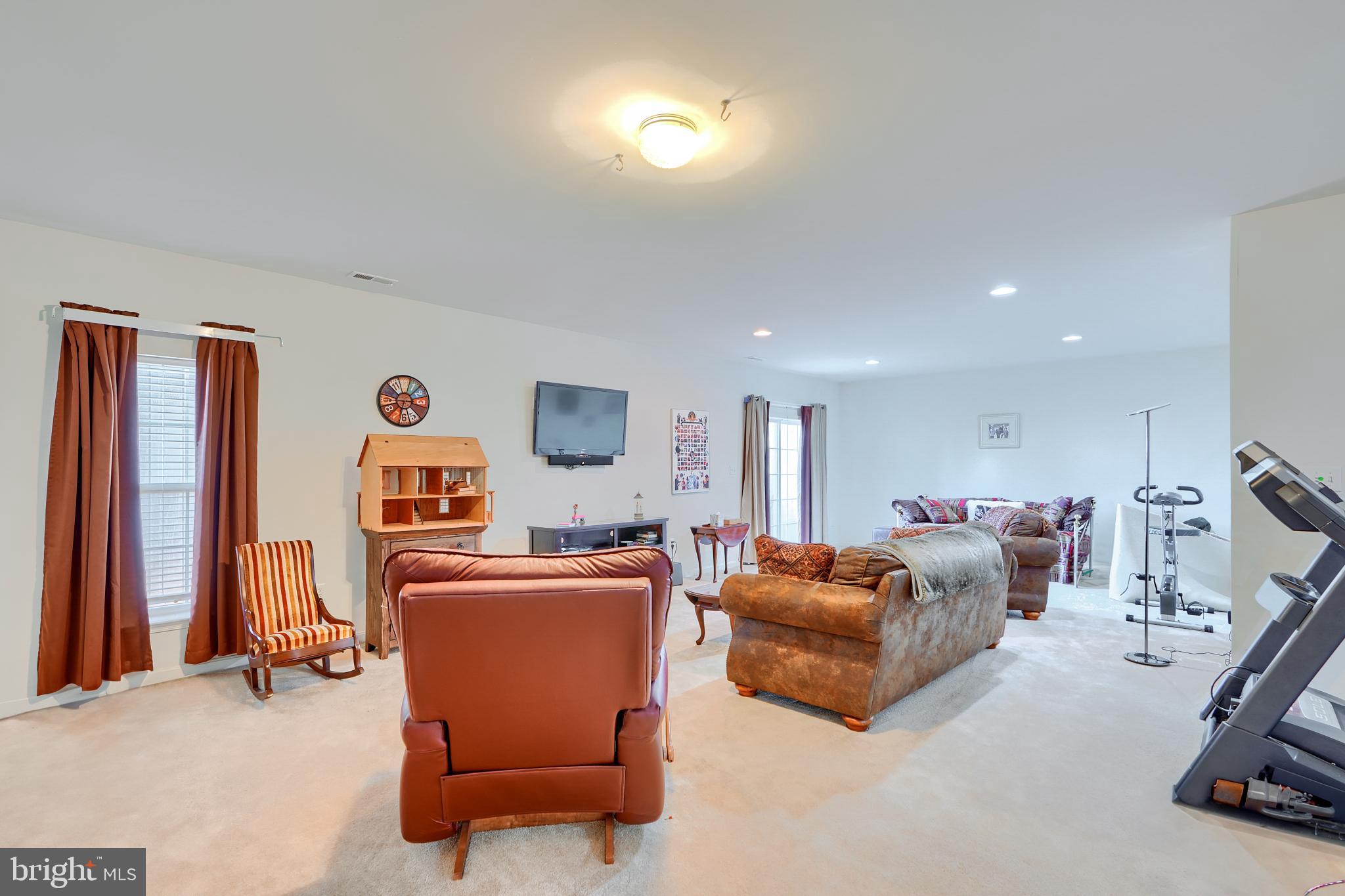 LOGANS RESERVE - Residential