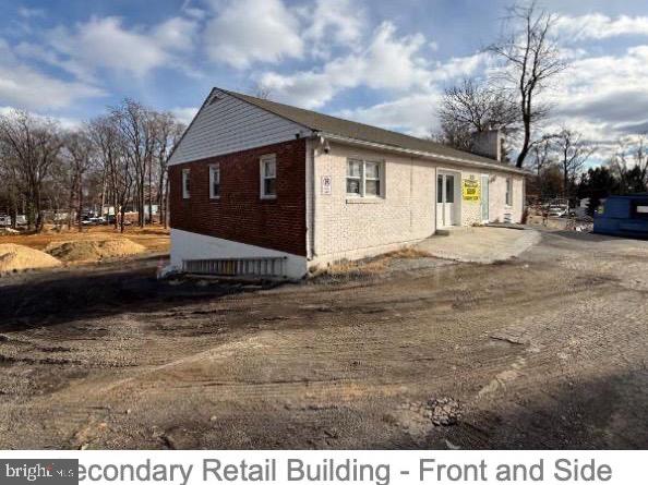 PLUMGAR - Commercial Sale