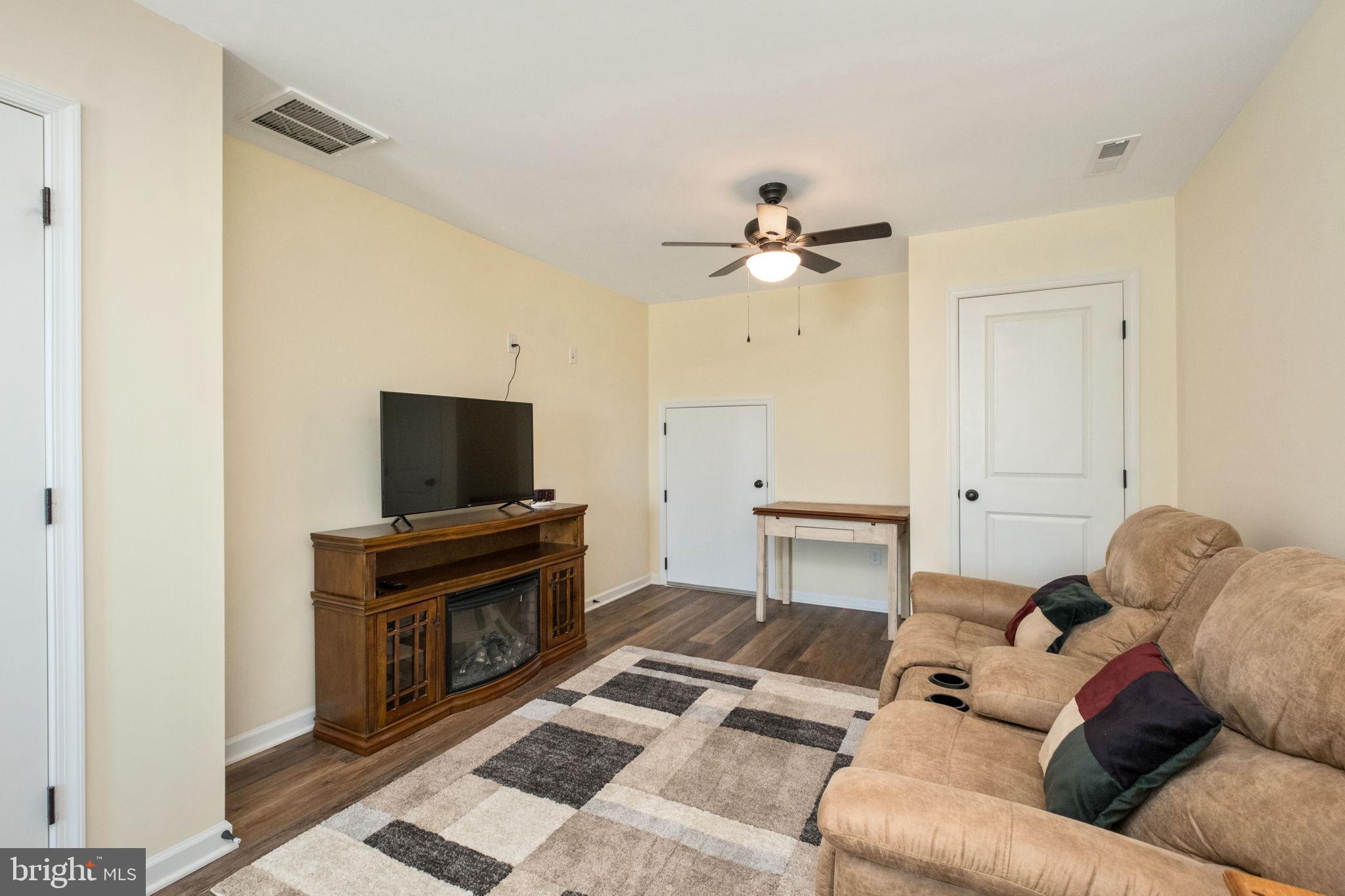 BRIDGEPORT - Residential