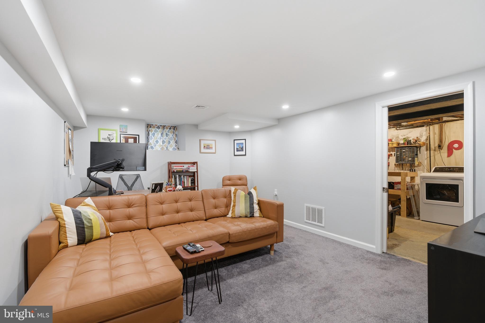 LYNNEWOOD GDNS - Residential