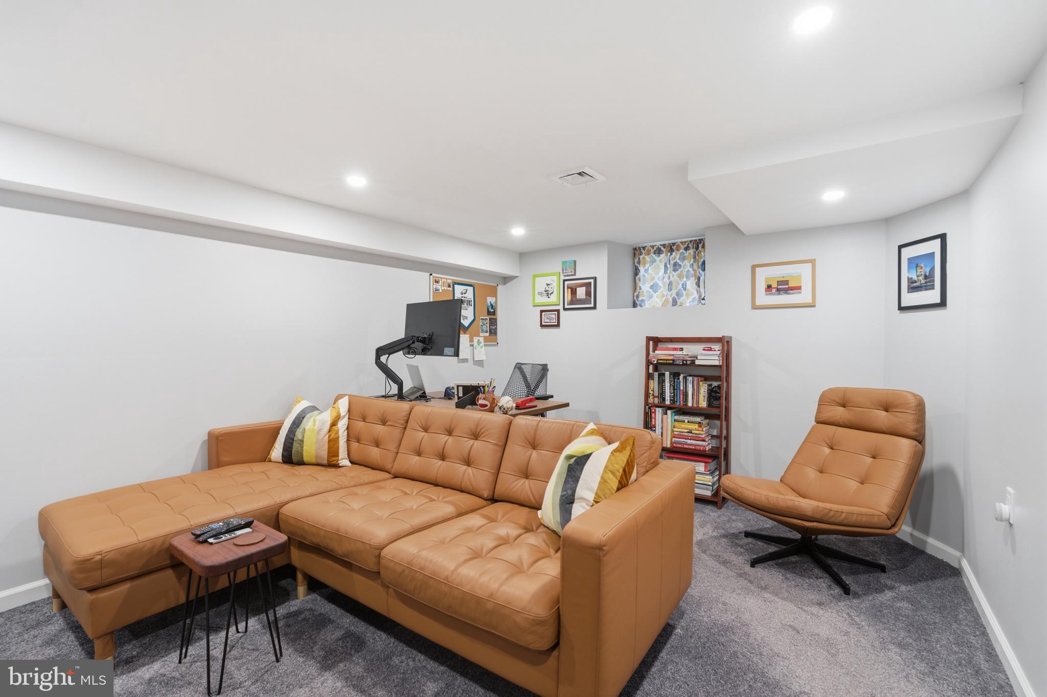 LYNNEWOOD GDNS - Residential