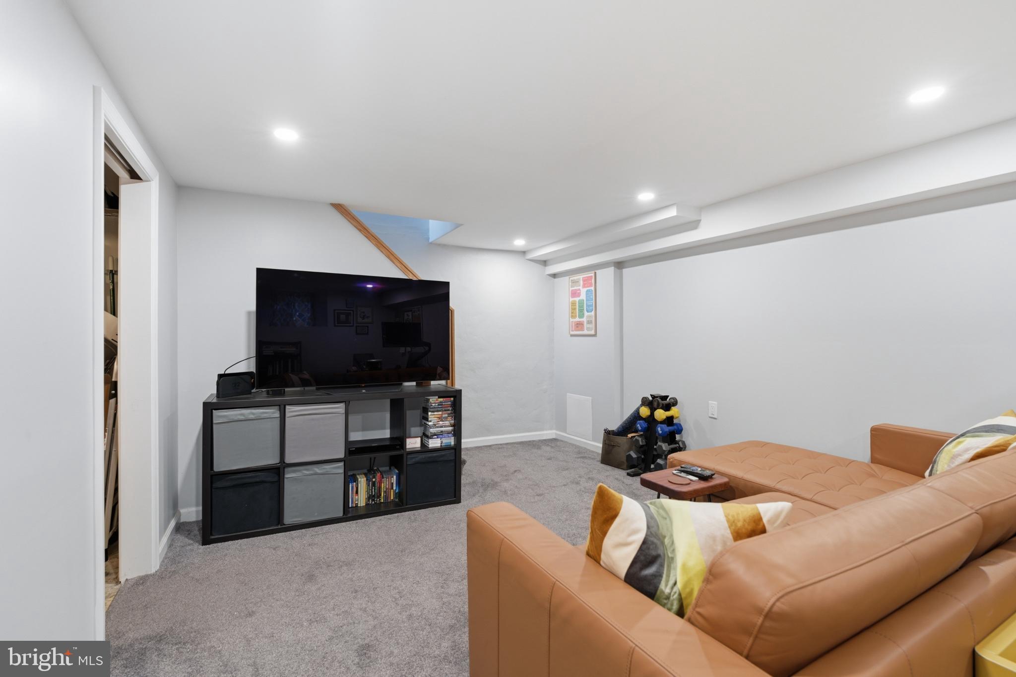 LYNNEWOOD GDNS - Residential