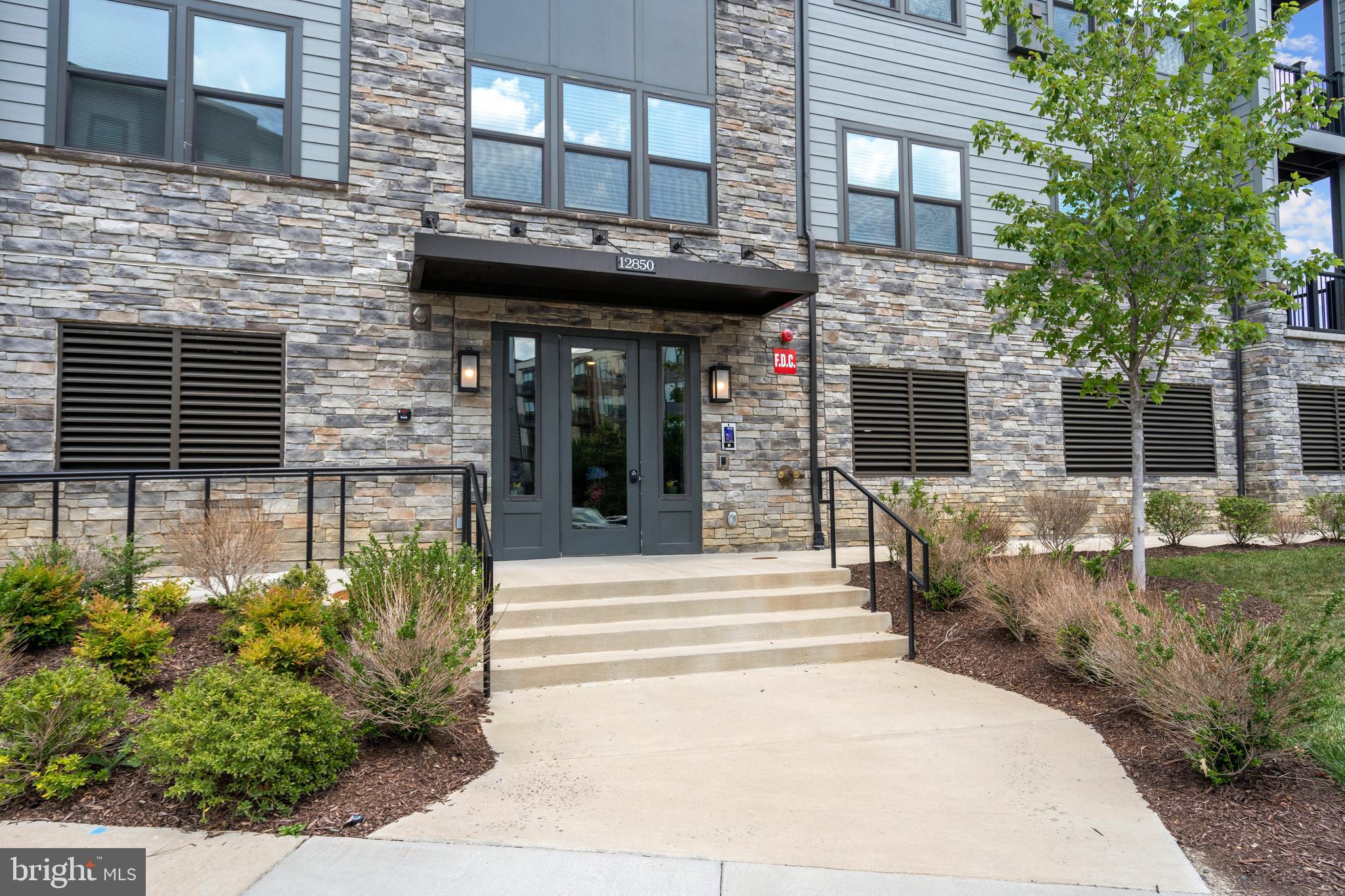 WOODLAND PARK STATION - Residential Lease