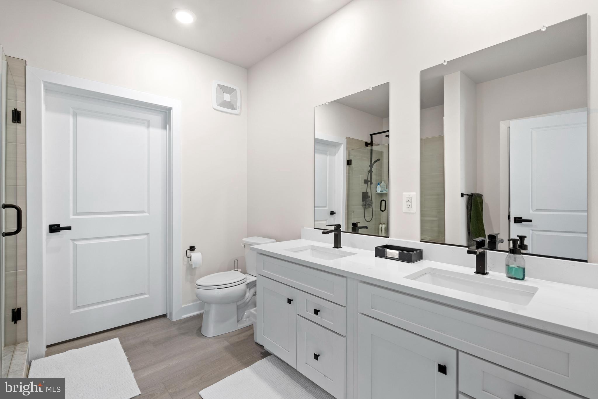 WOODLAND PARK STATION - Residential Lease