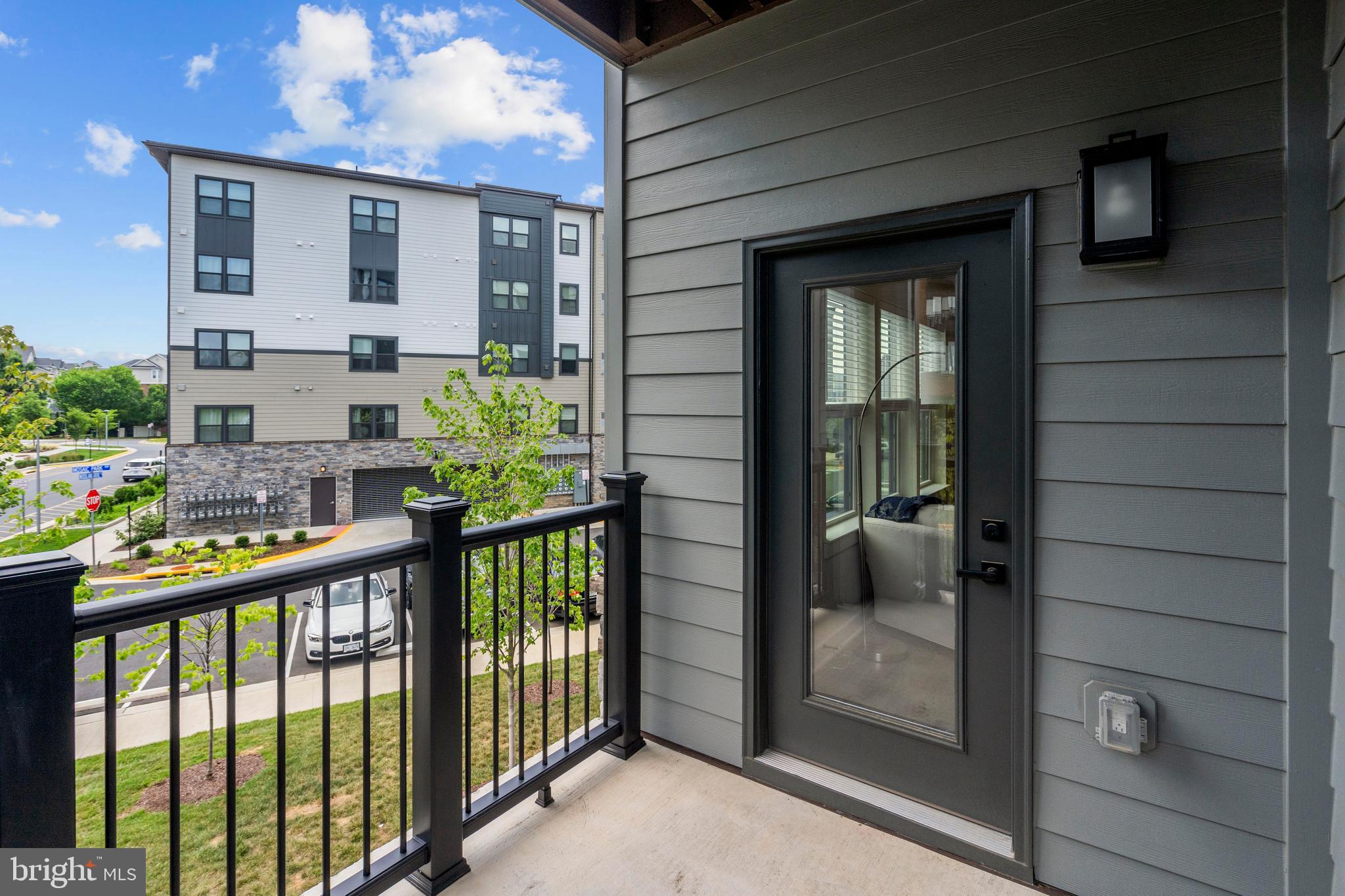 WOODLAND PARK STATION - Residential Lease