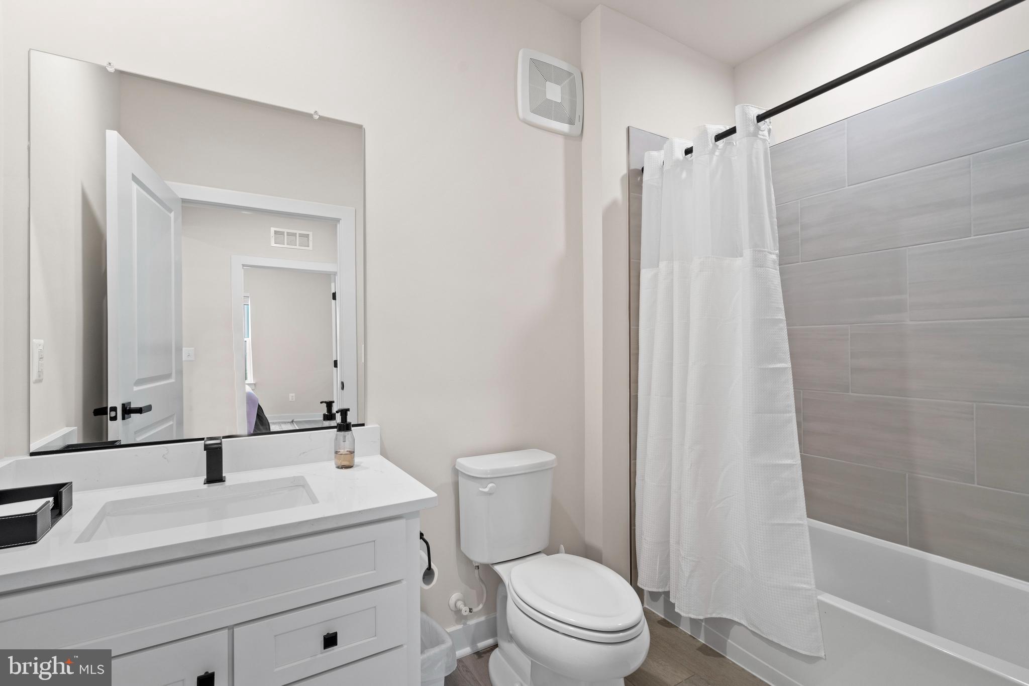 WOODLAND PARK STATION - Residential Lease