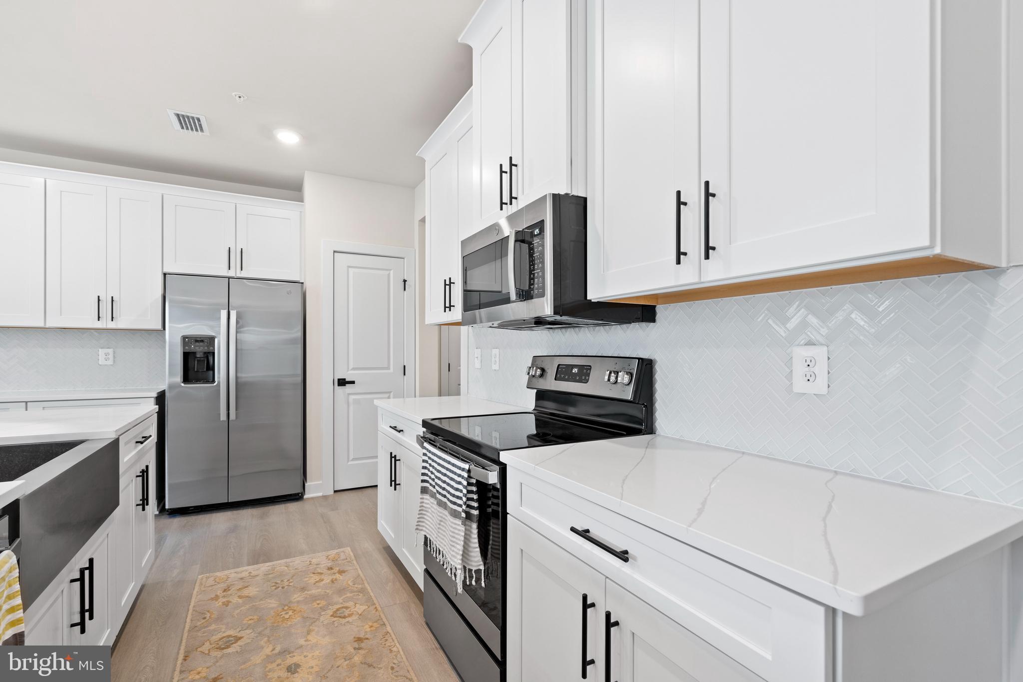 WOODLAND PARK STATION - Residential Lease