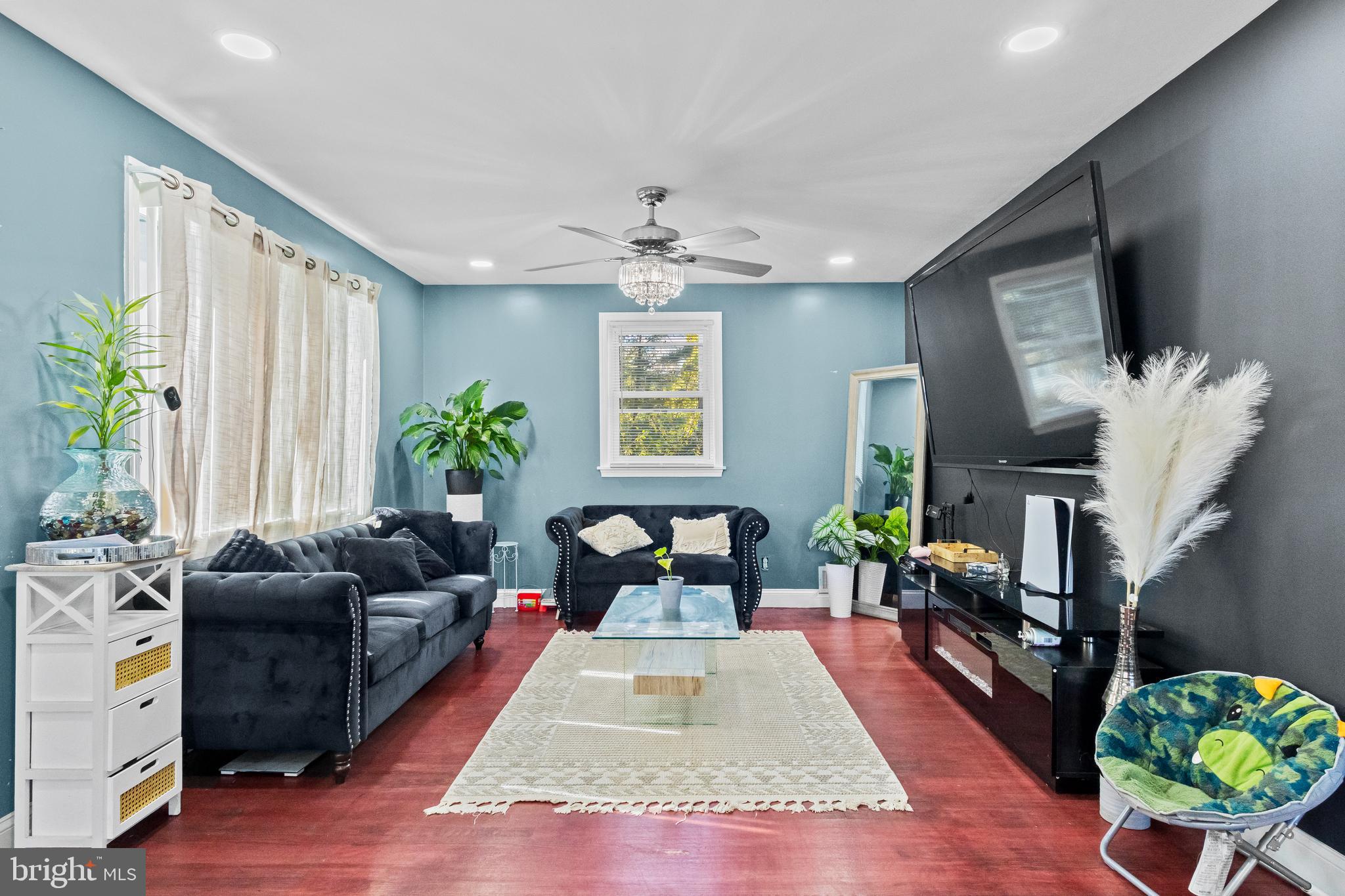 HYATTSVILLE HILLS - Residential