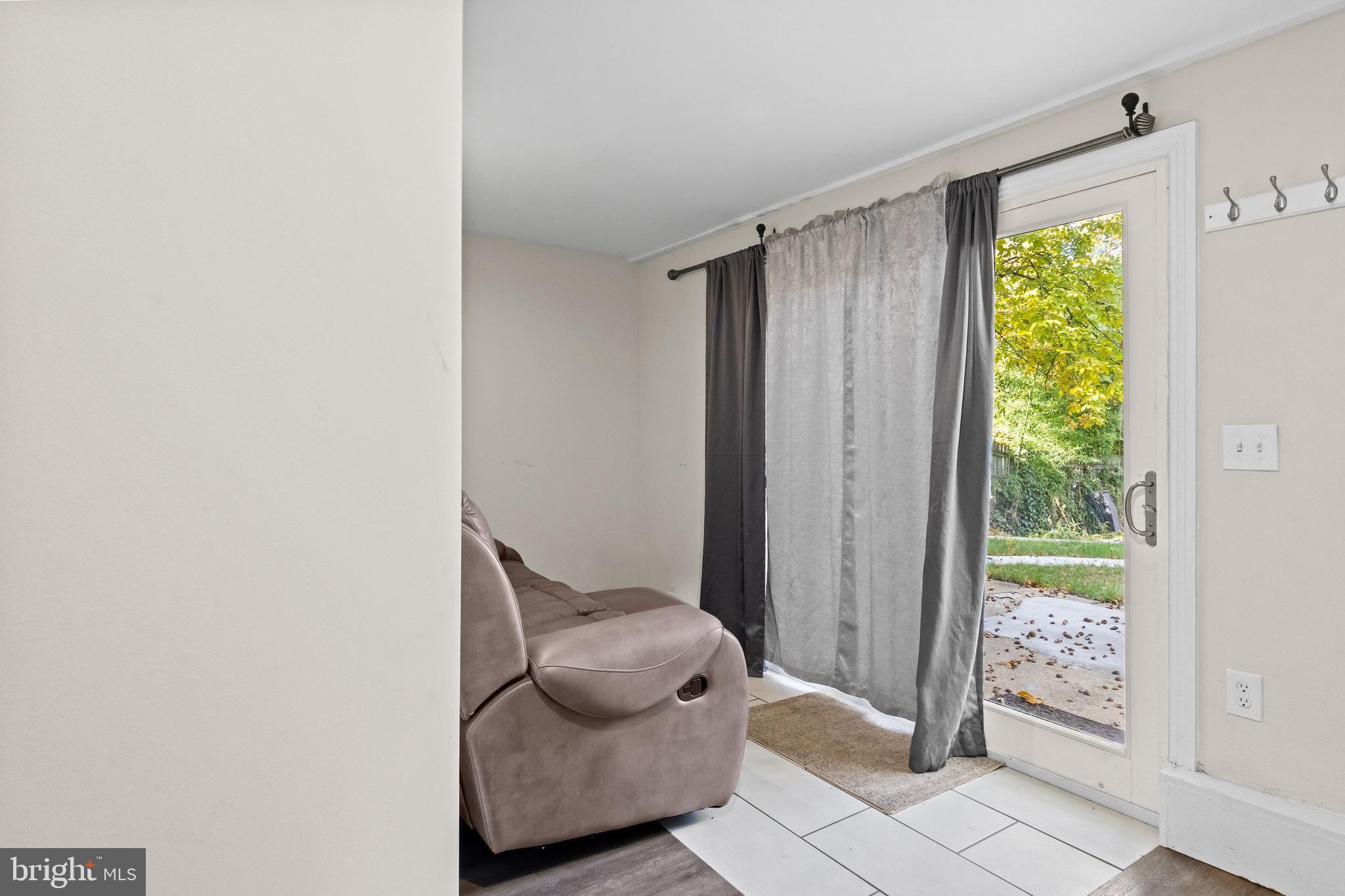 HYATTSVILLE HILLS - Residential