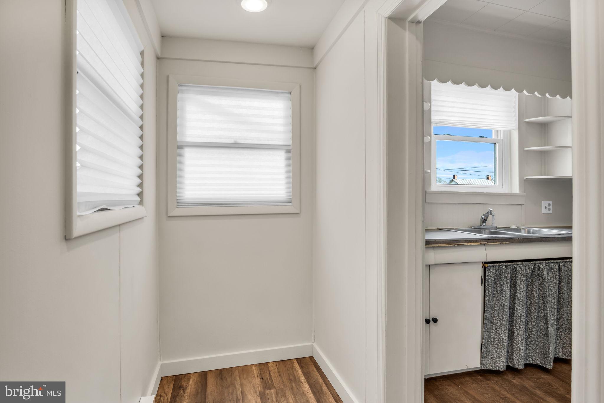 NEWPORT - Residential