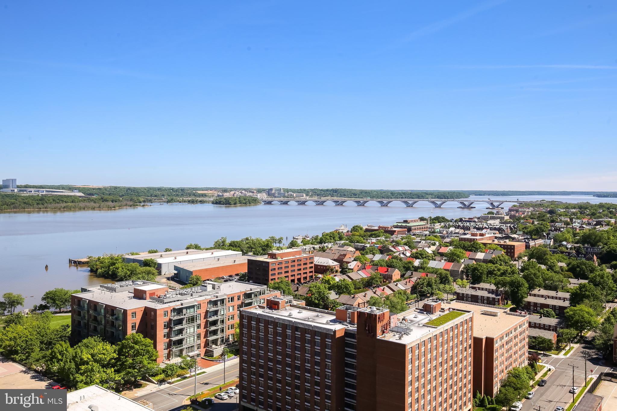 ALEXANDRIA HOUSE - Residential Lease