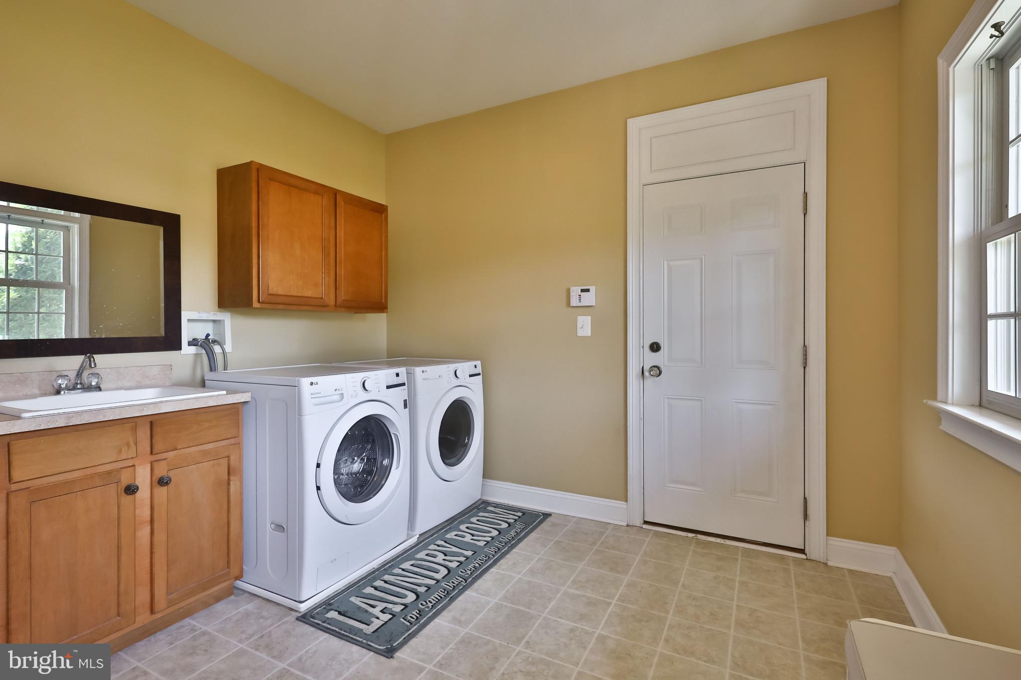 MAPLEWOOD - Residential