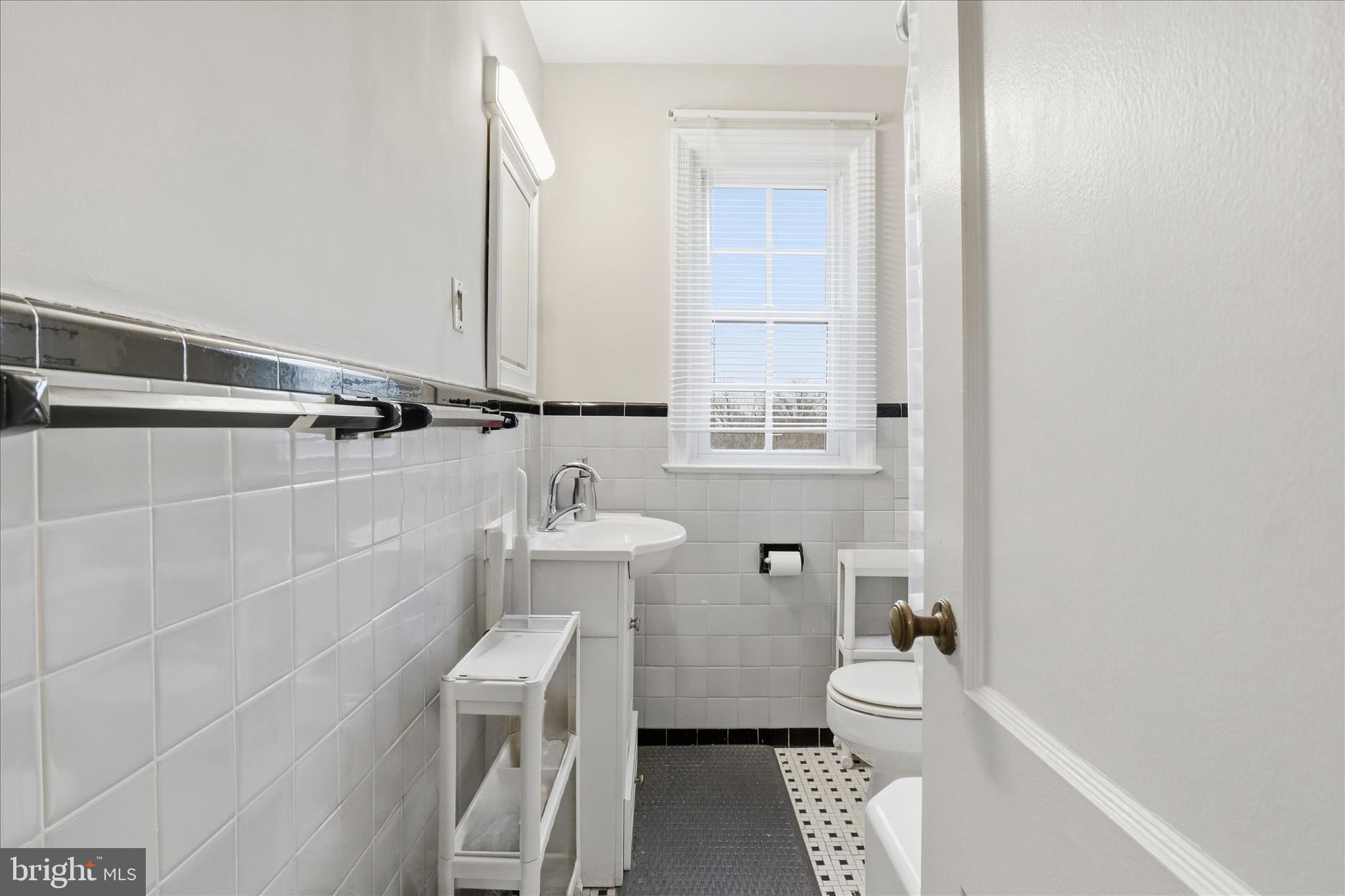 COMMONS OF ARLINGTON - Residential