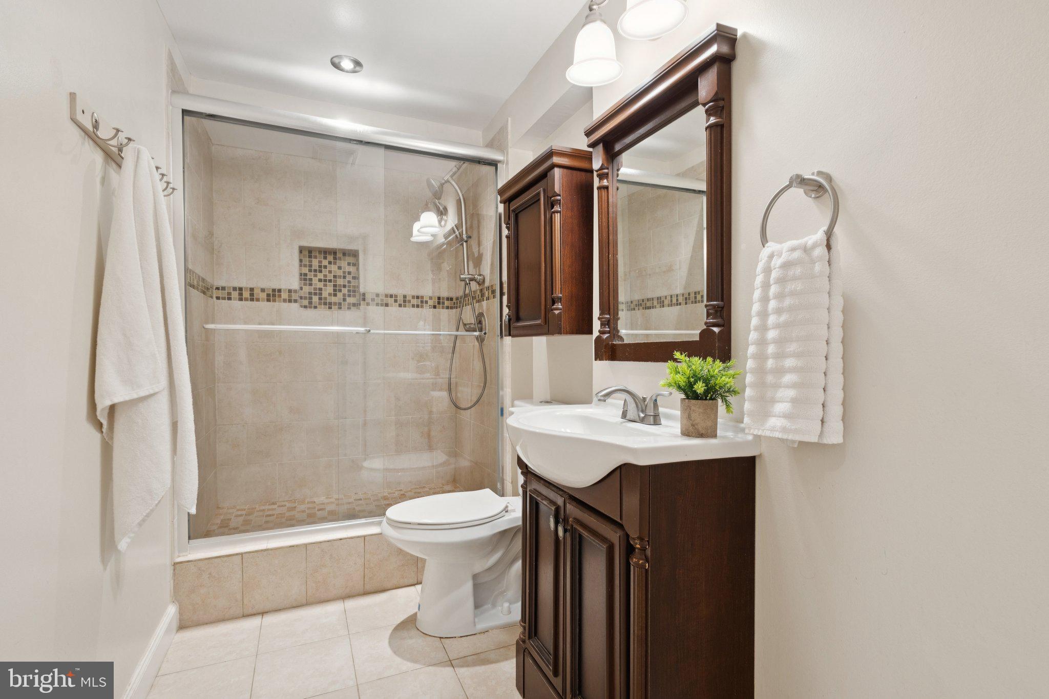 MAPLE GROVE - Residential