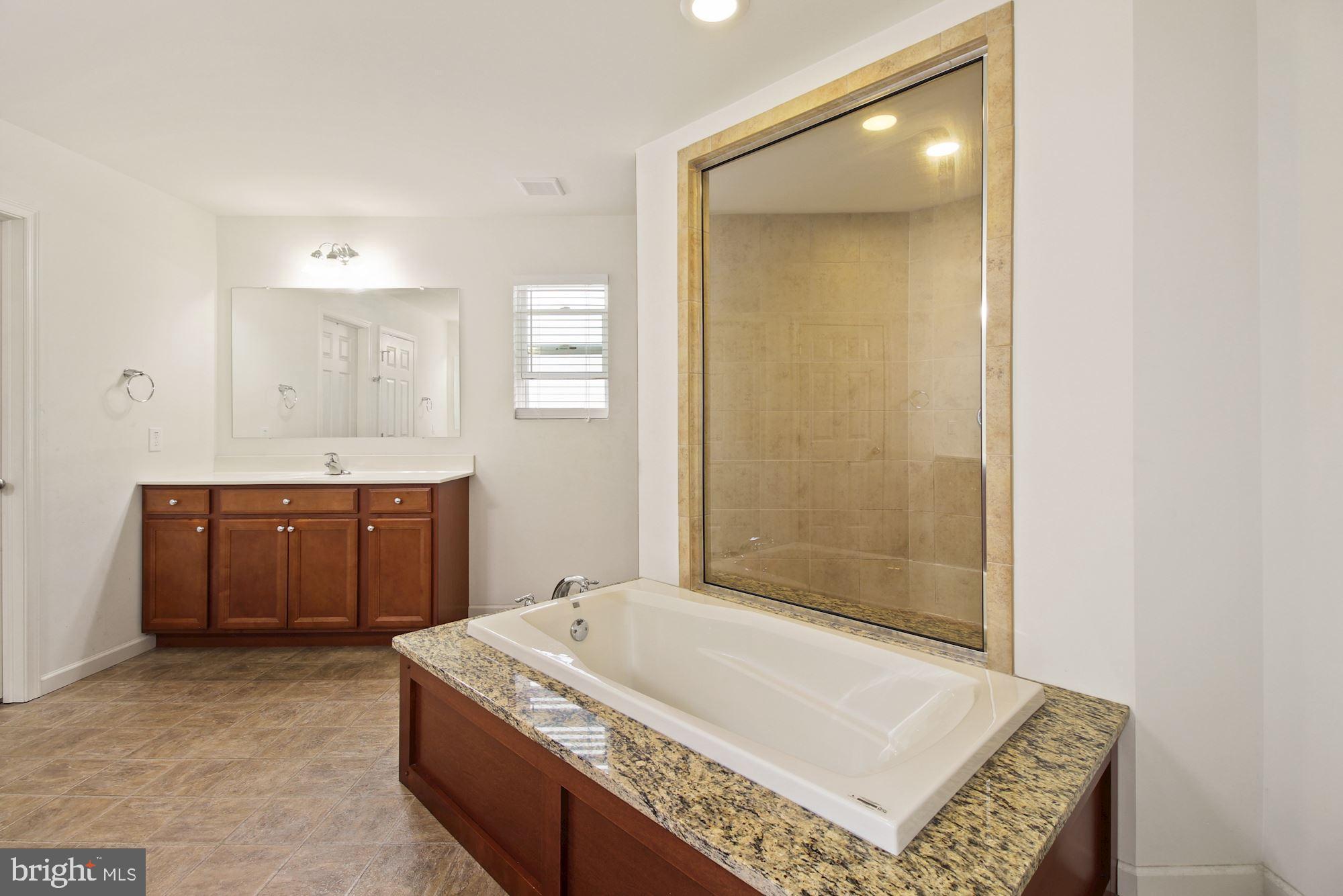 APPLEWOOD - Residential