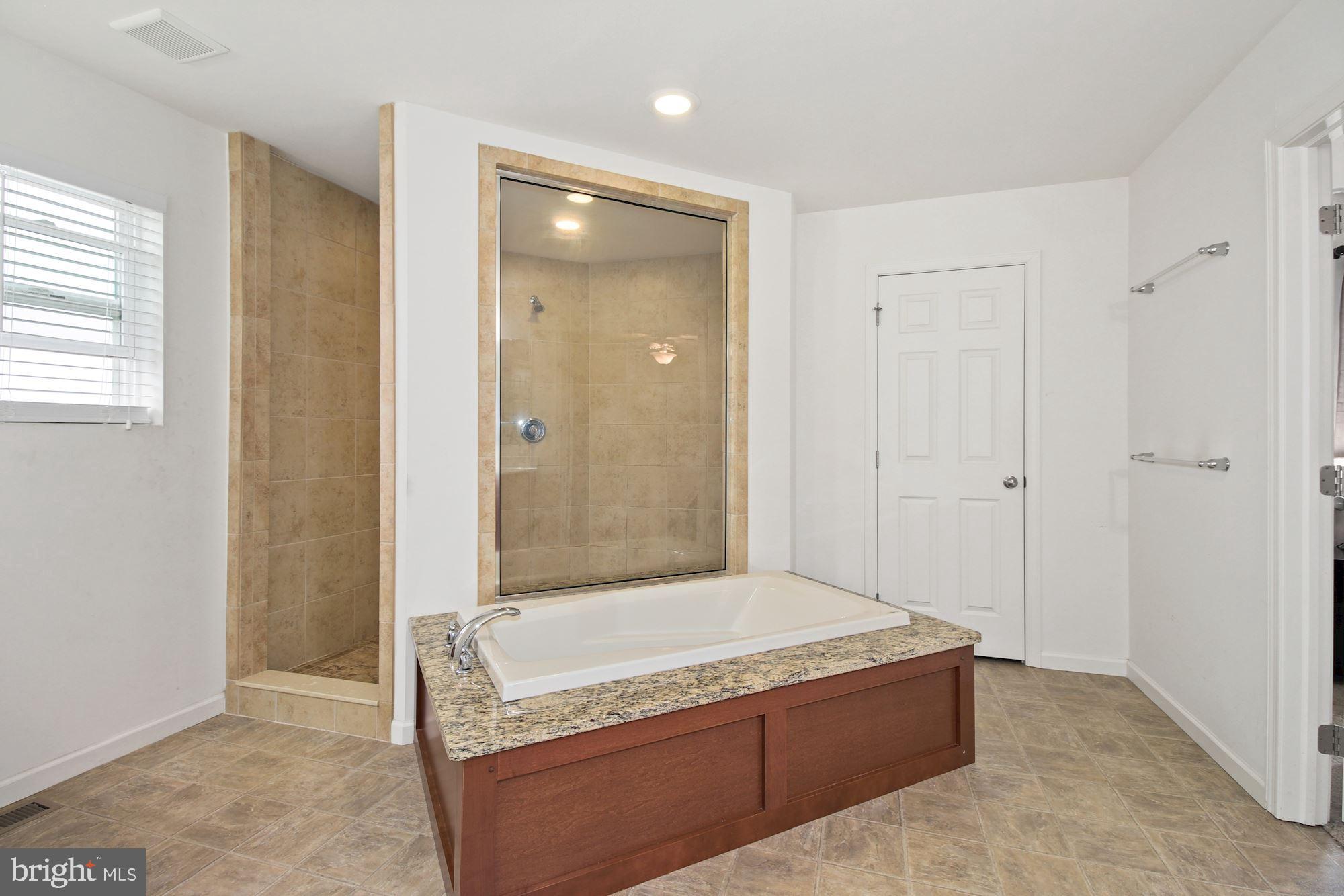 APPLEWOOD - Residential