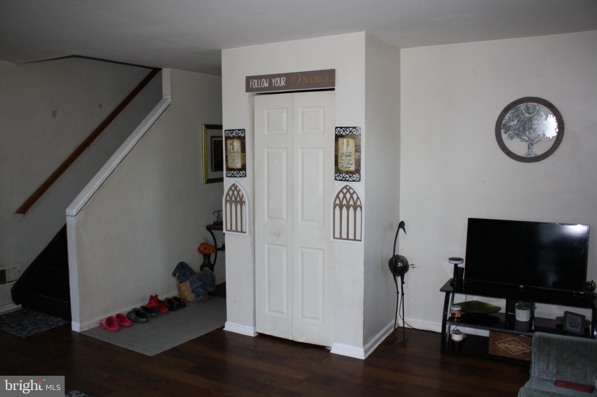 SANDTOWN-WINCHESTER - Residential