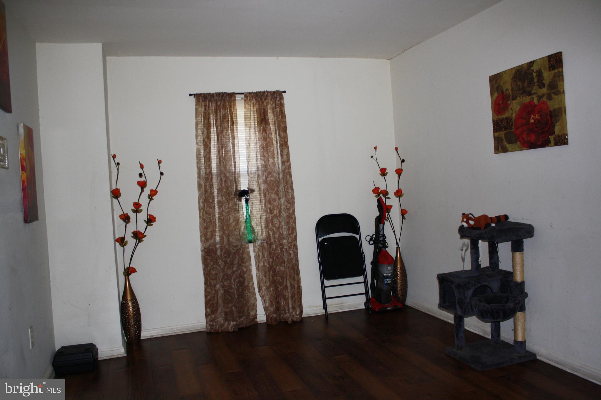 SANDTOWN-WINCHESTER - Residential