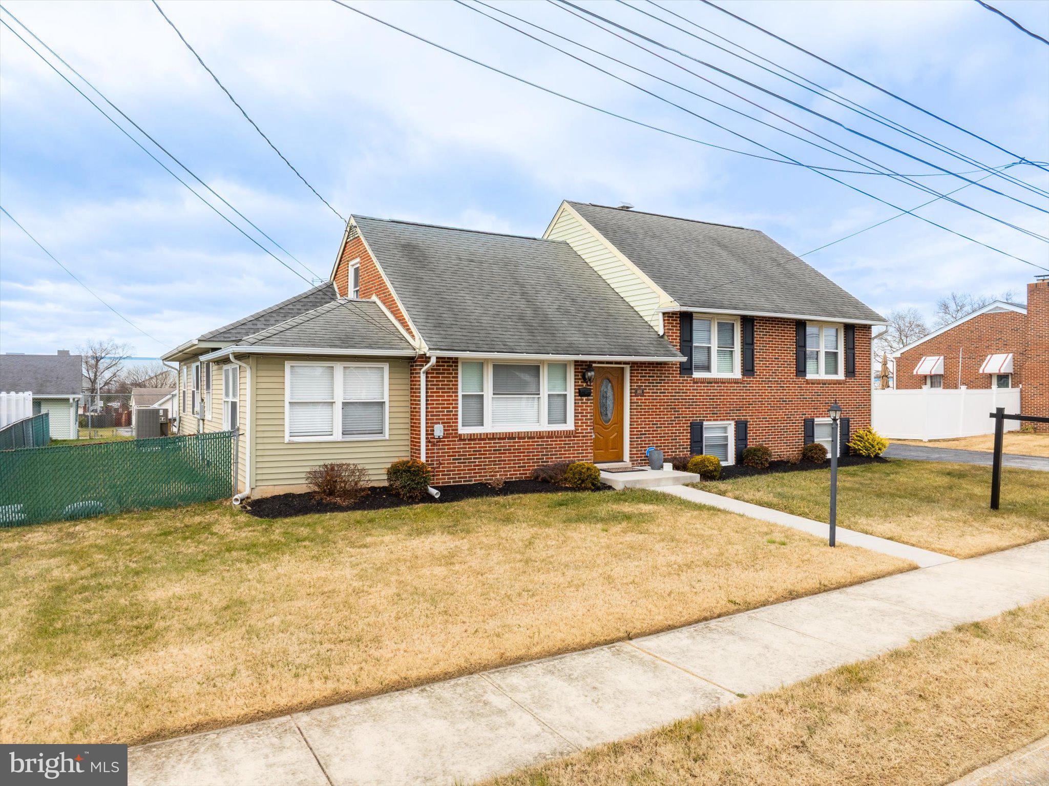 105 W KEYSTONE AVENUE