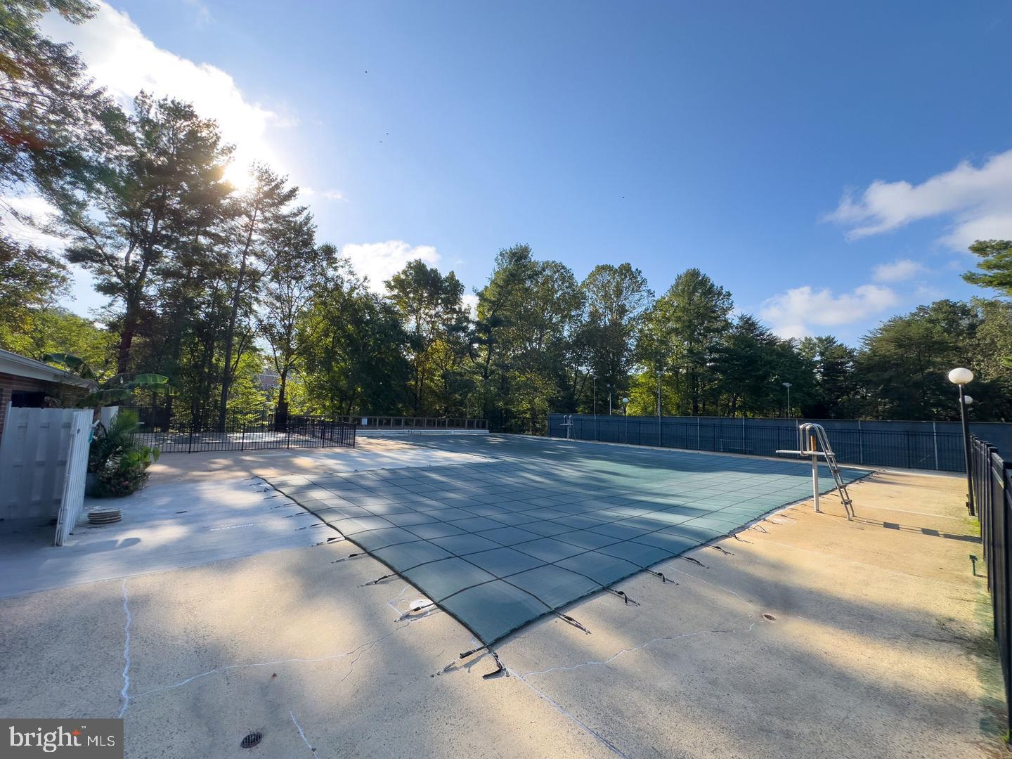 LAKE BRADDOCK - Residential