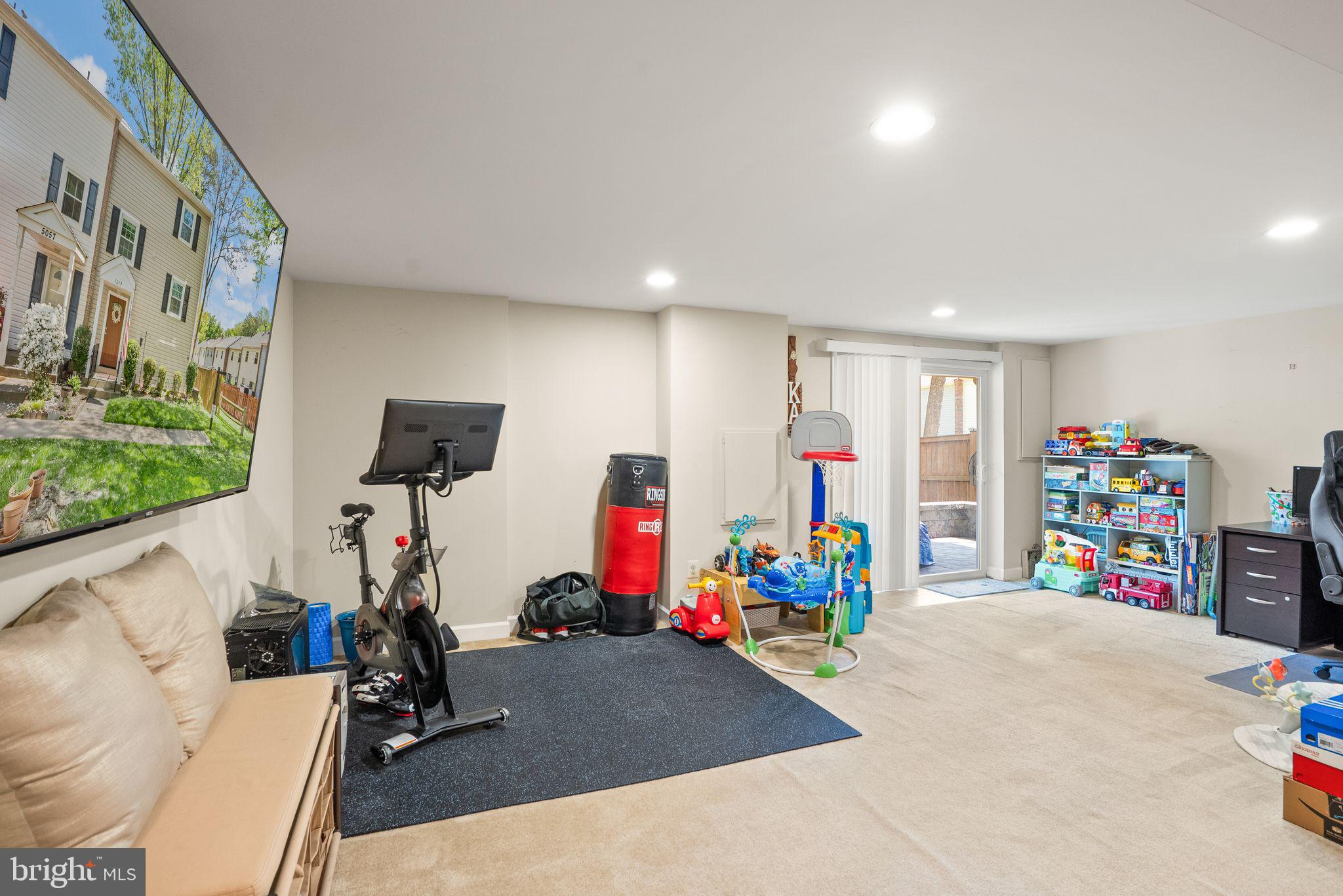 LAKE BRADDOCK - Residential