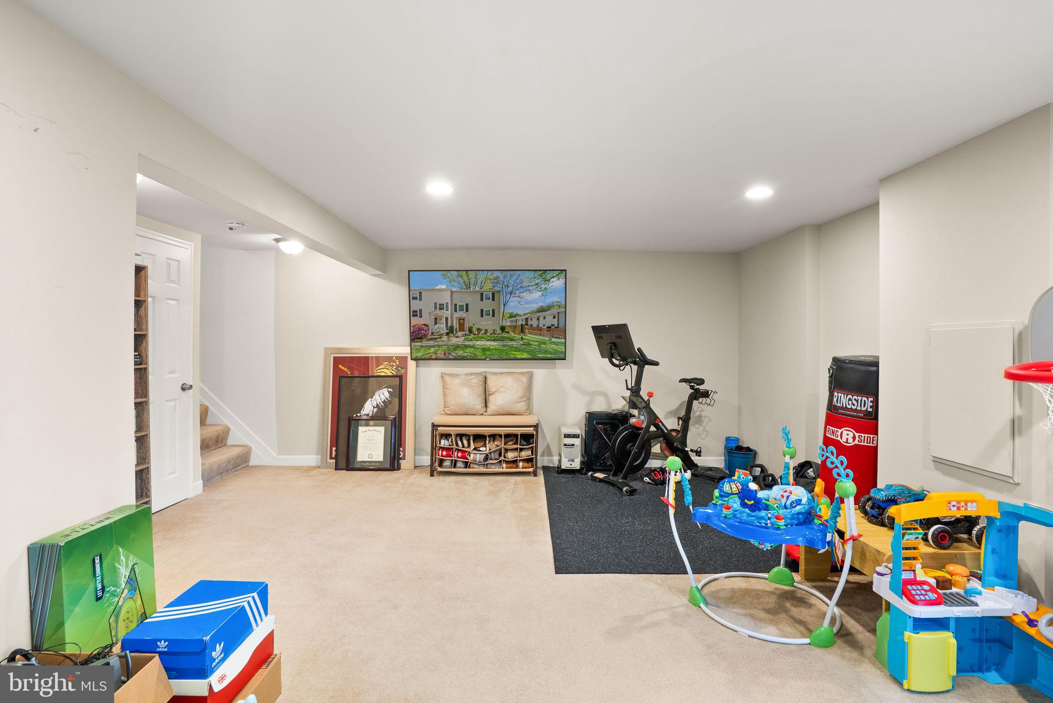 LAKE BRADDOCK - Residential