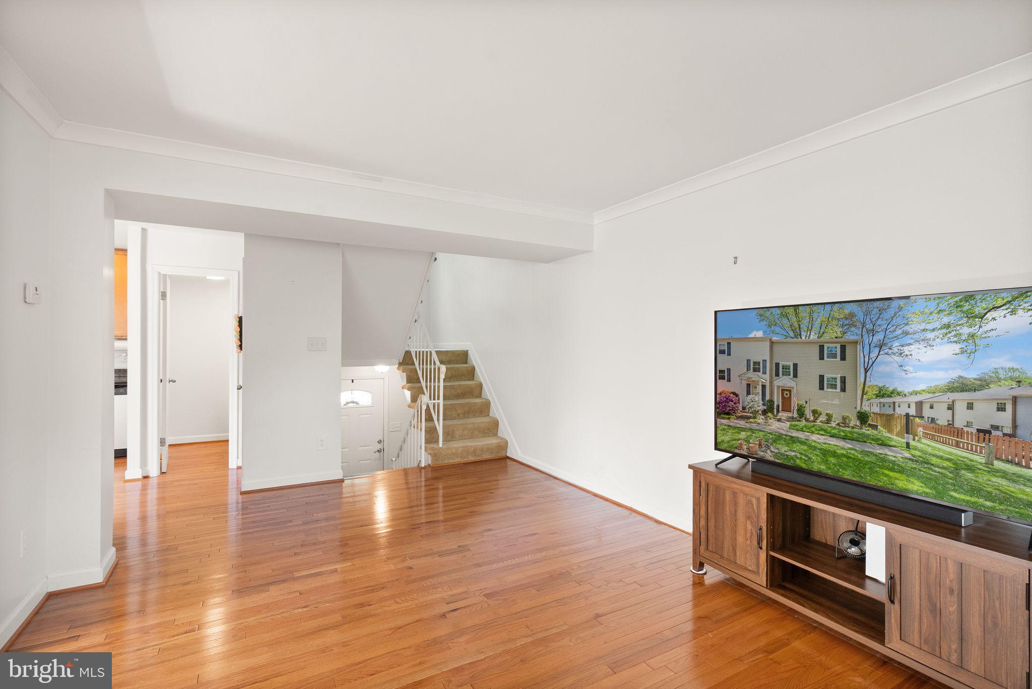 LAKE BRADDOCK - Residential