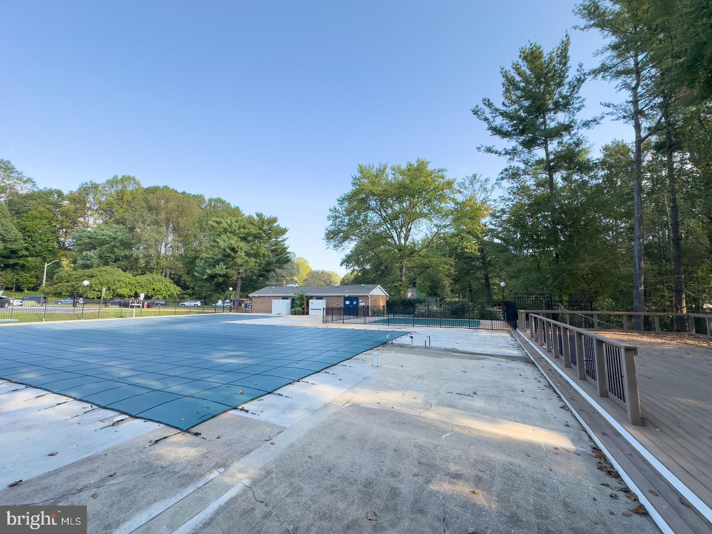 LAKE BRADDOCK - Residential