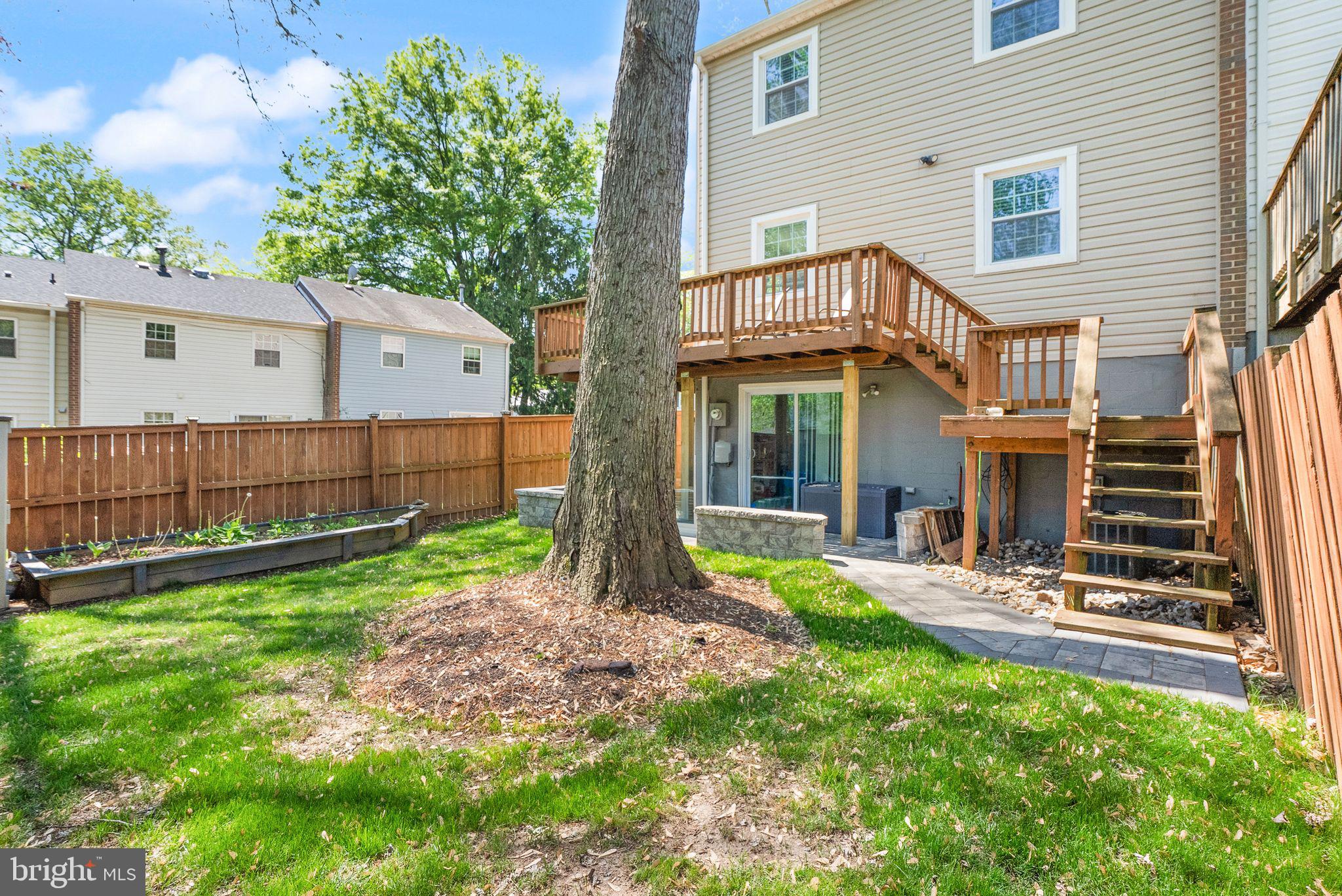 LAKE BRADDOCK - Residential