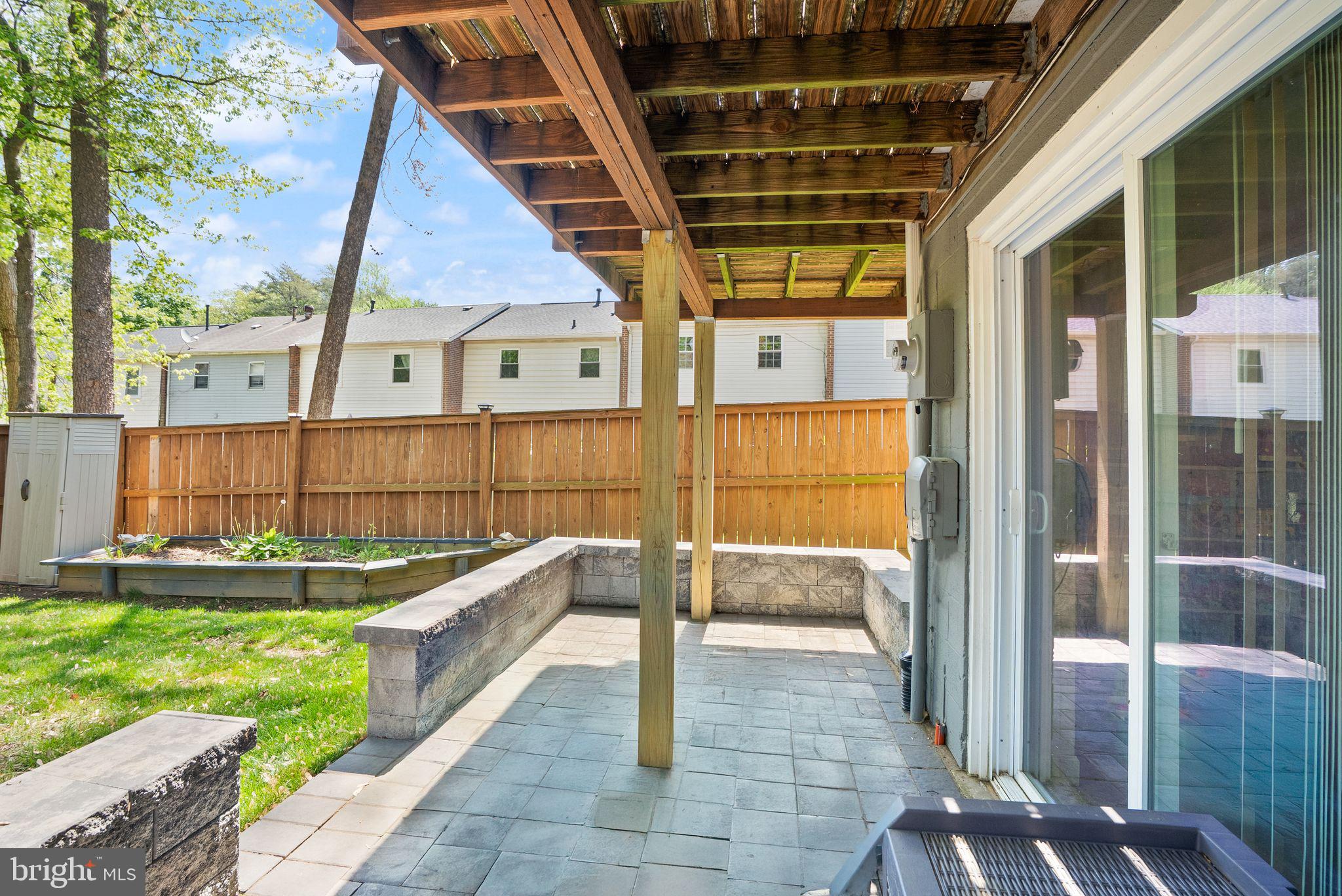 LAKE BRADDOCK - Residential