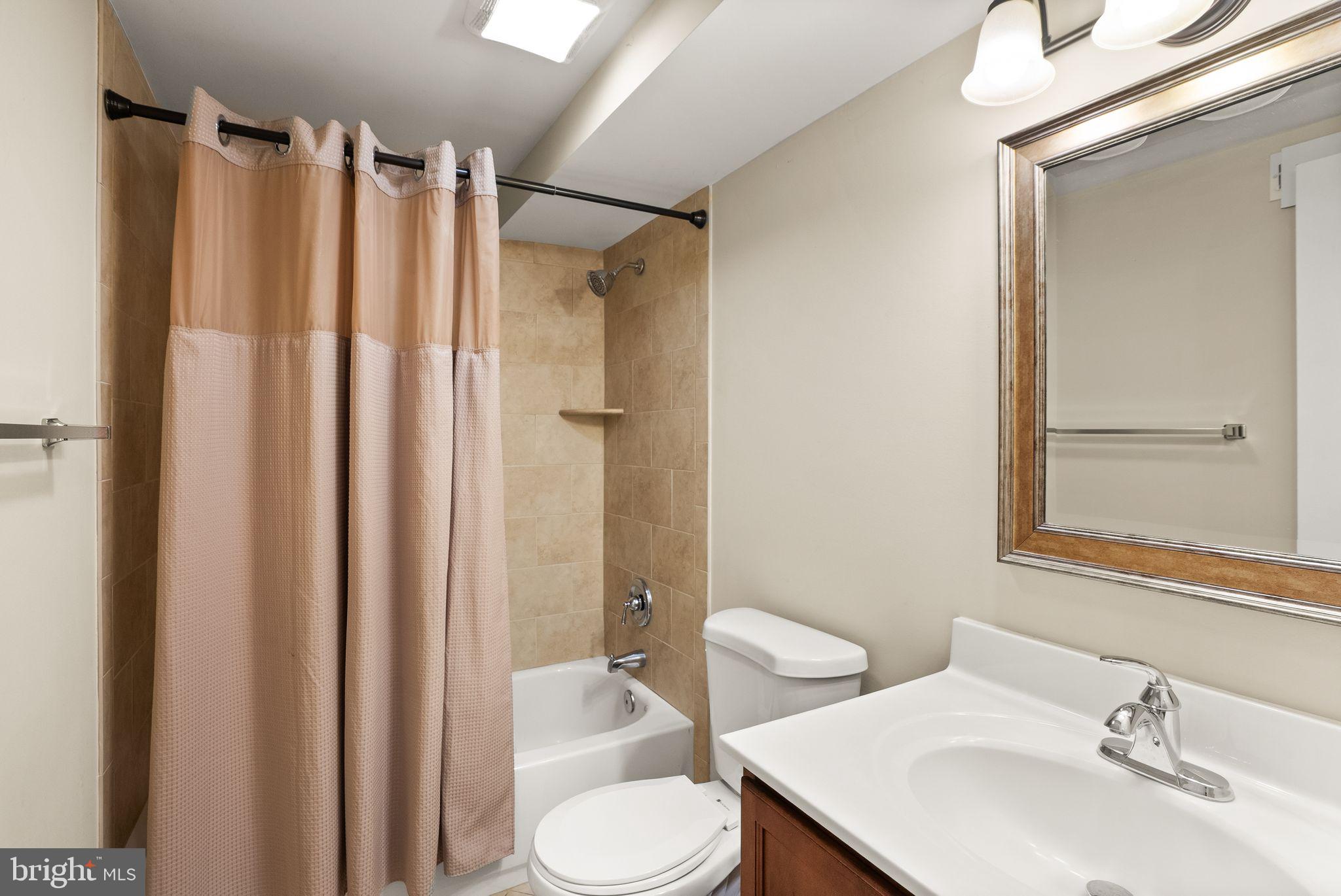 LAKE BRADDOCK - Residential