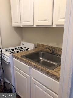 ART MUSEUM AREA - Residential Lease