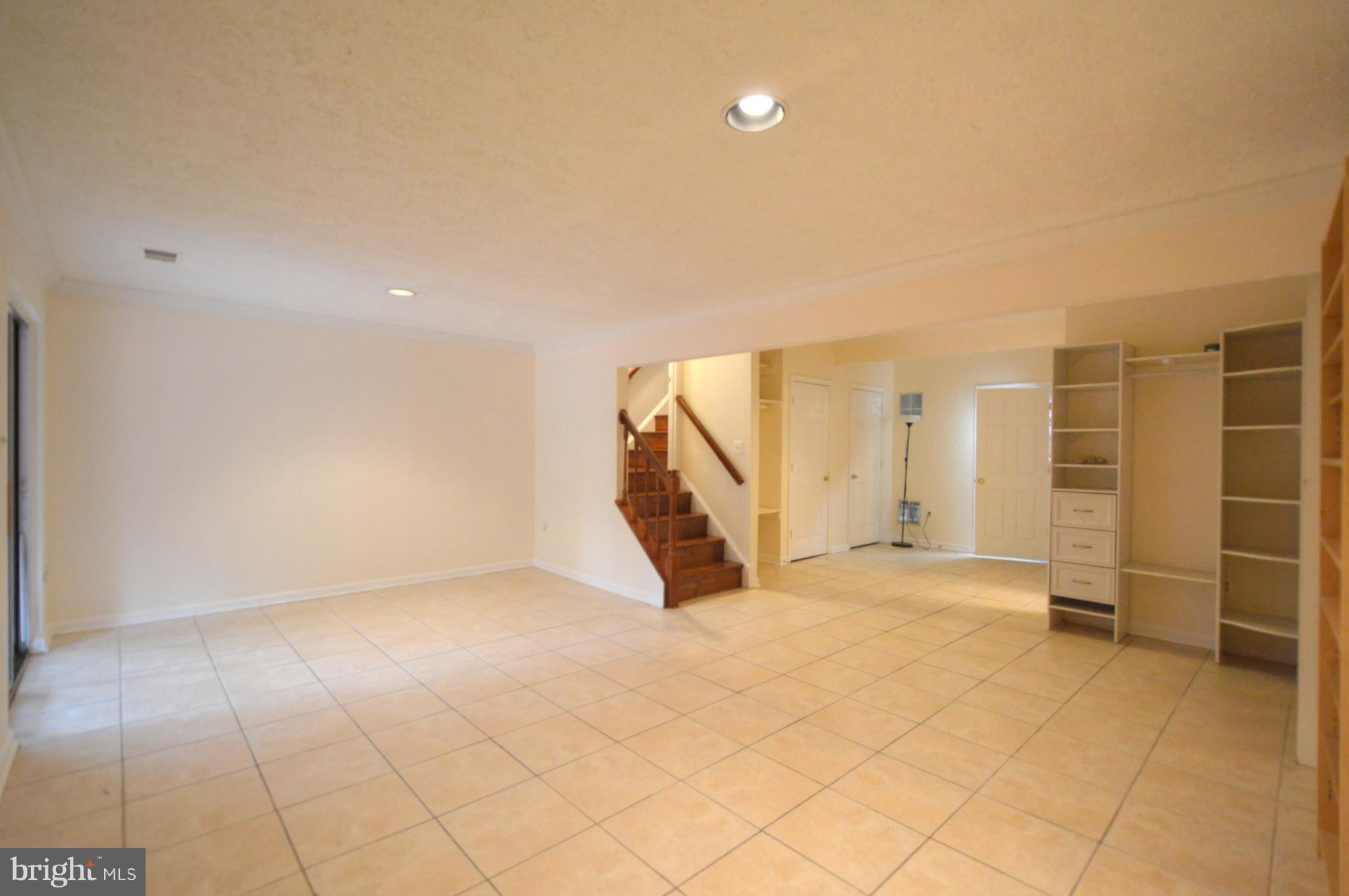 ASHBURN FARM - Residential