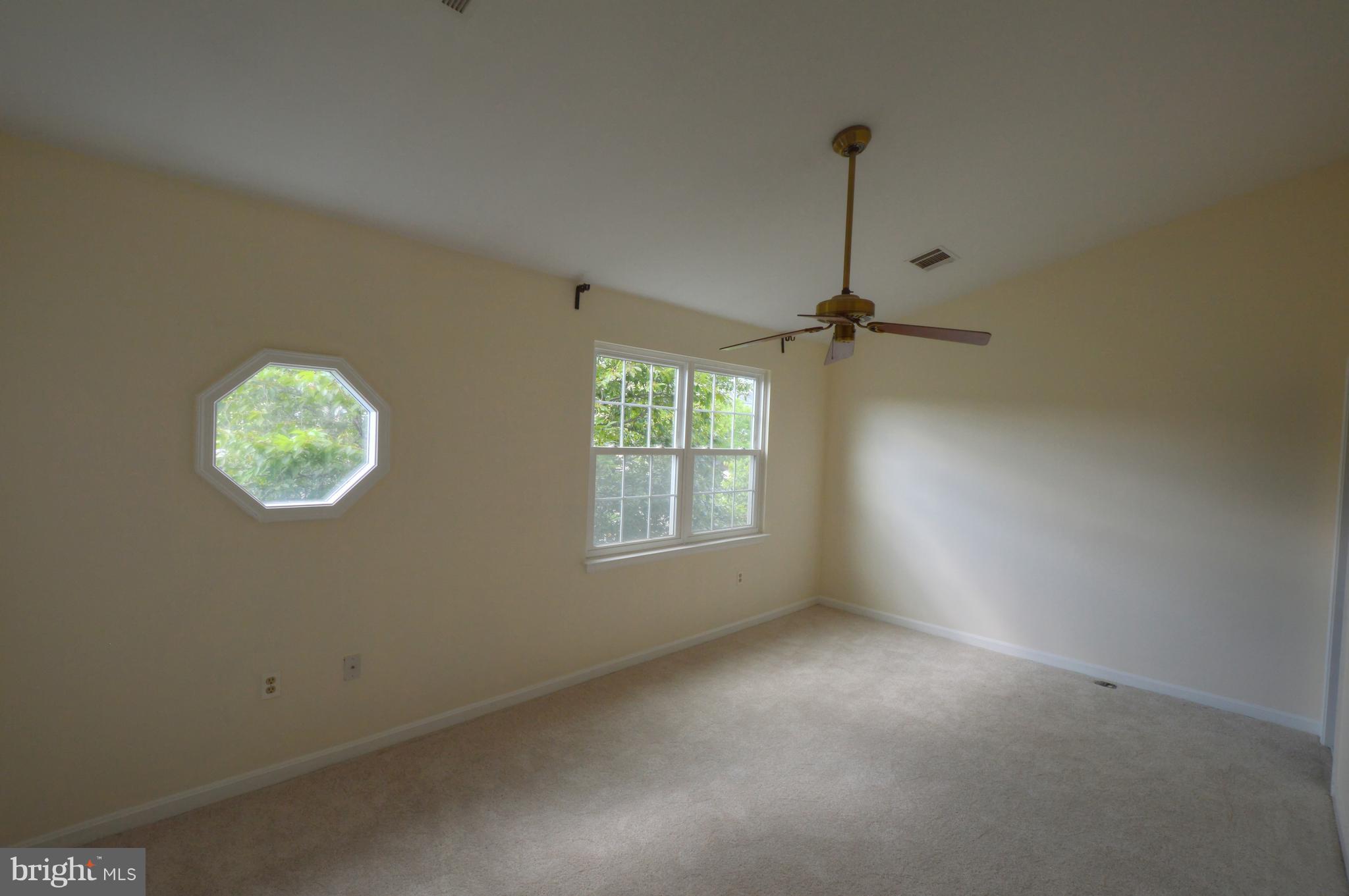 ASHBURN FARM - Residential