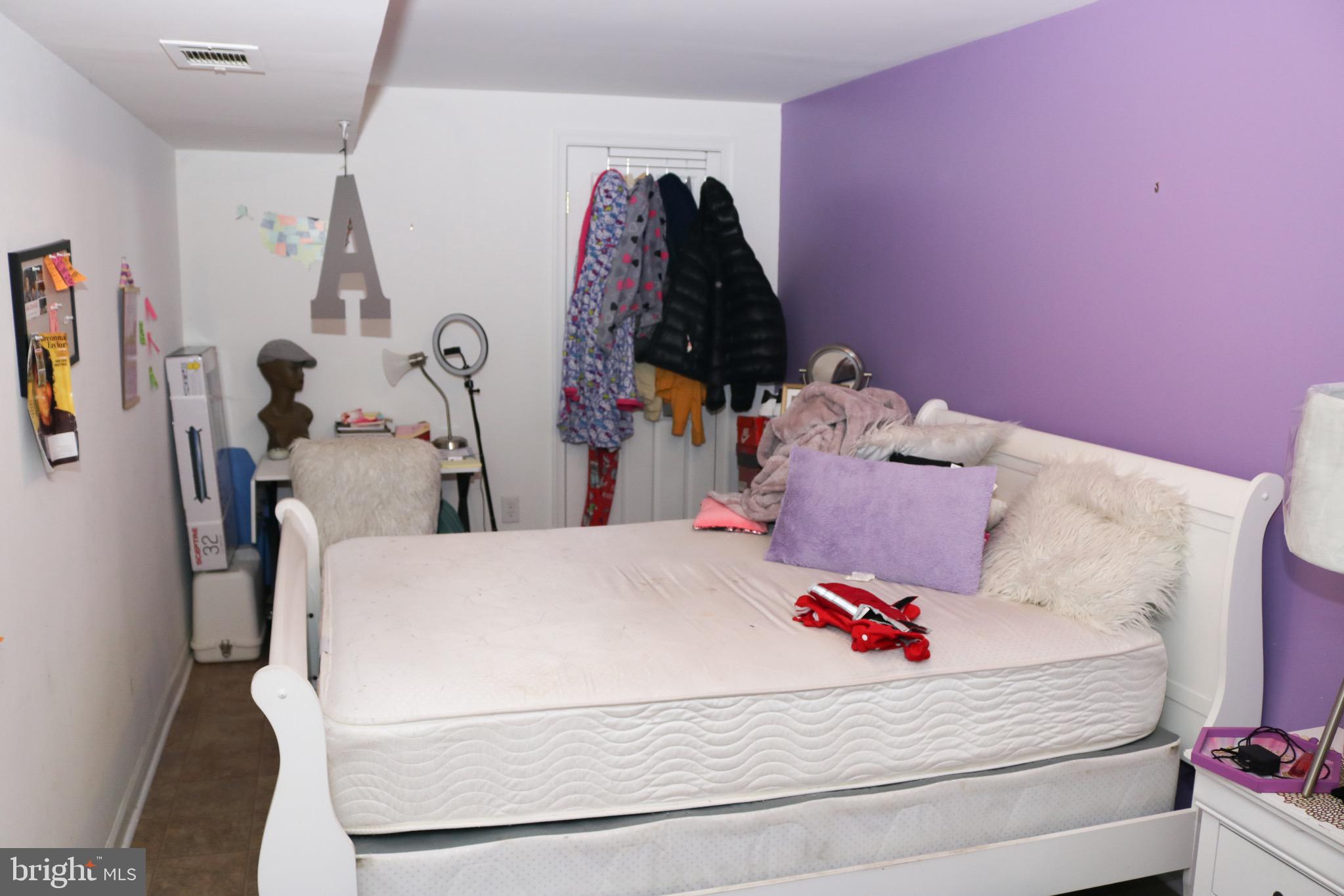 CLINTON - Residential