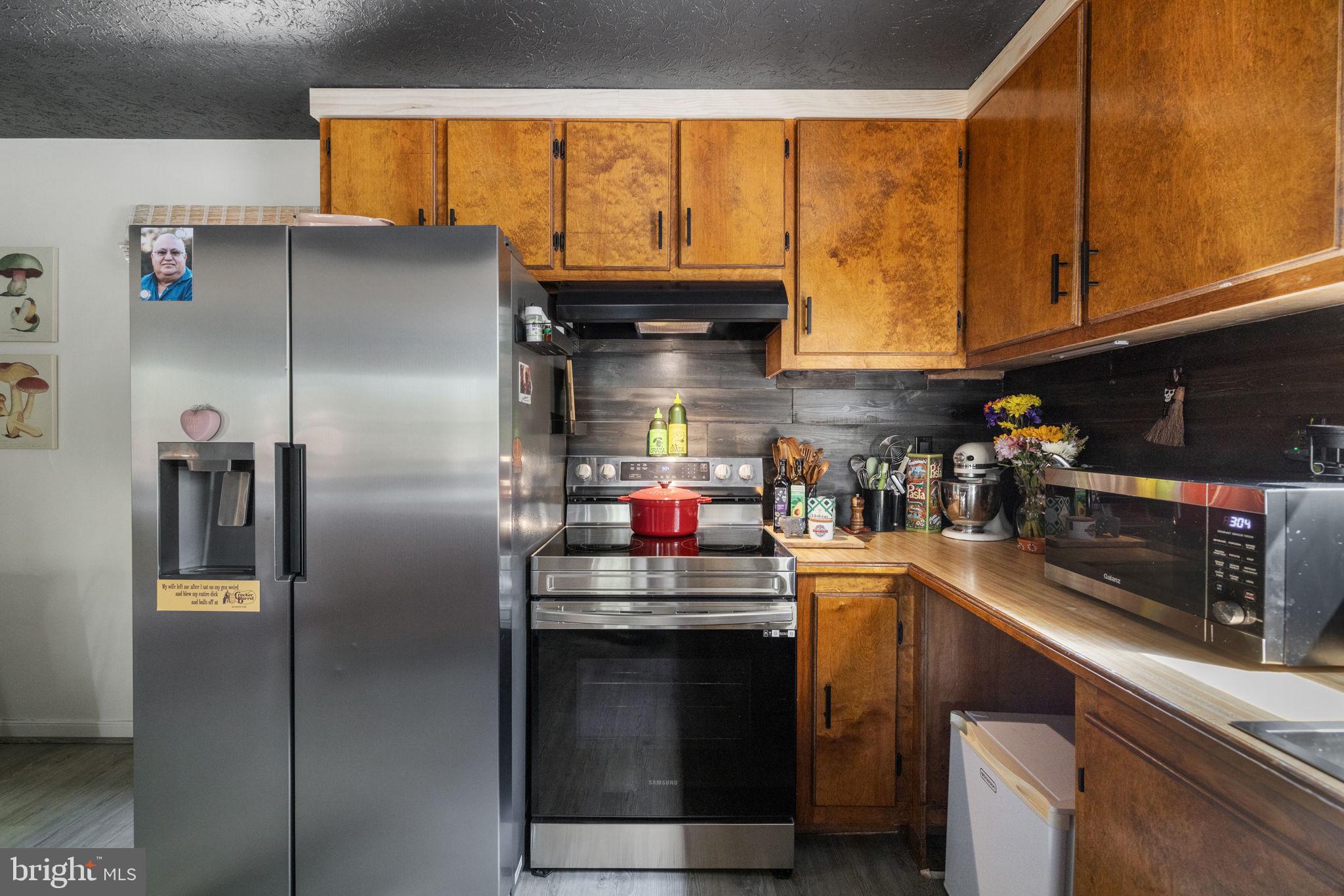 MILLERS TAVERN ESTATES - Residential