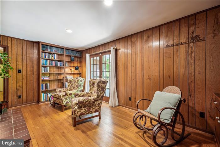 TOWN CREEK MANOR - Residential