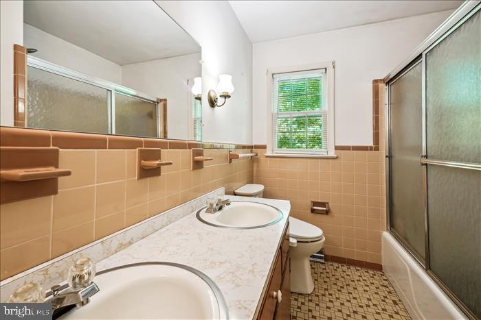 TOWN CREEK MANOR - Residential