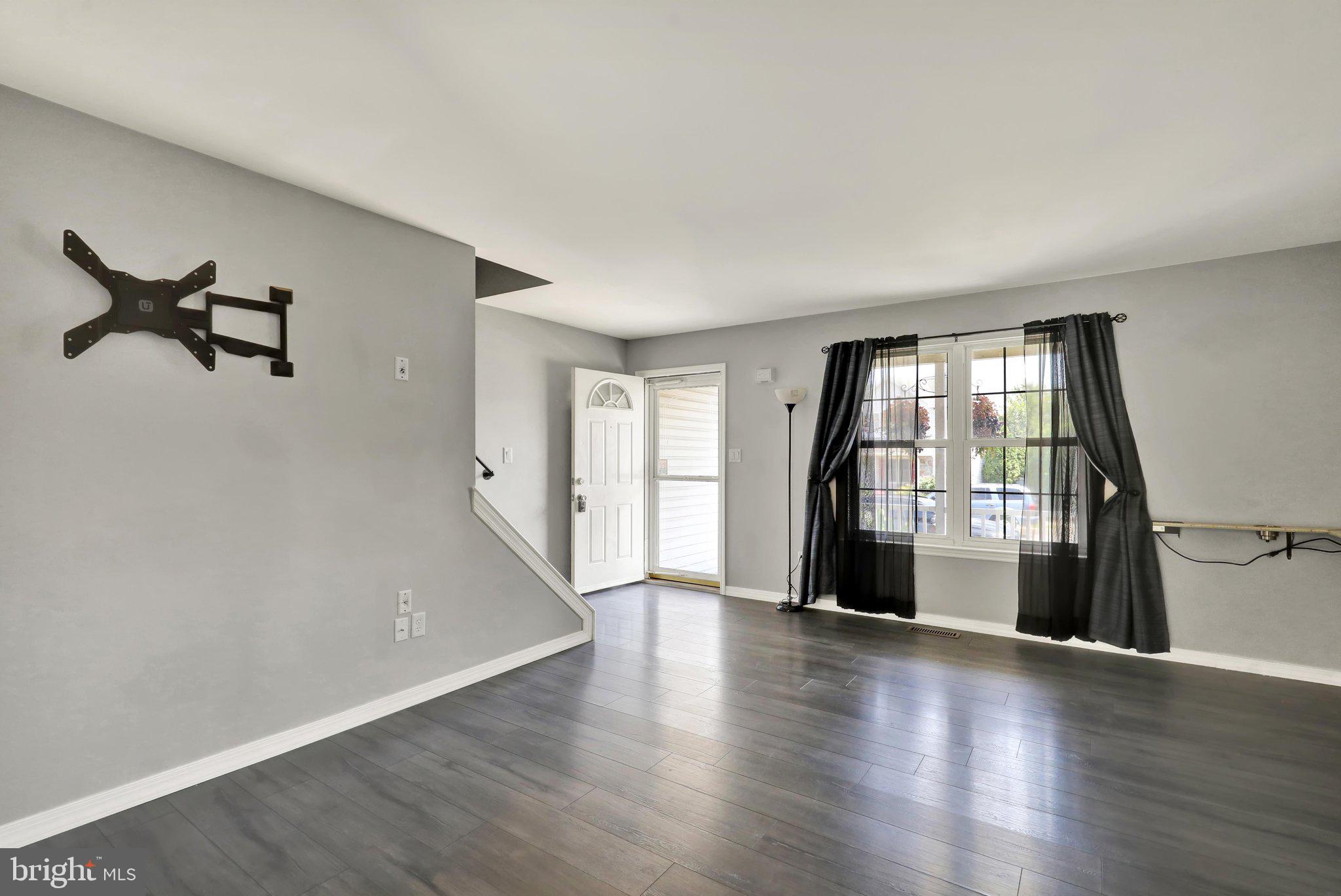 146 BAINBRIDGE CR