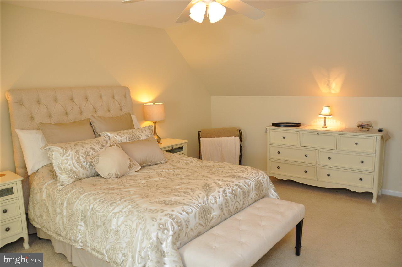 ALLYSON'S CROSSING - Residential