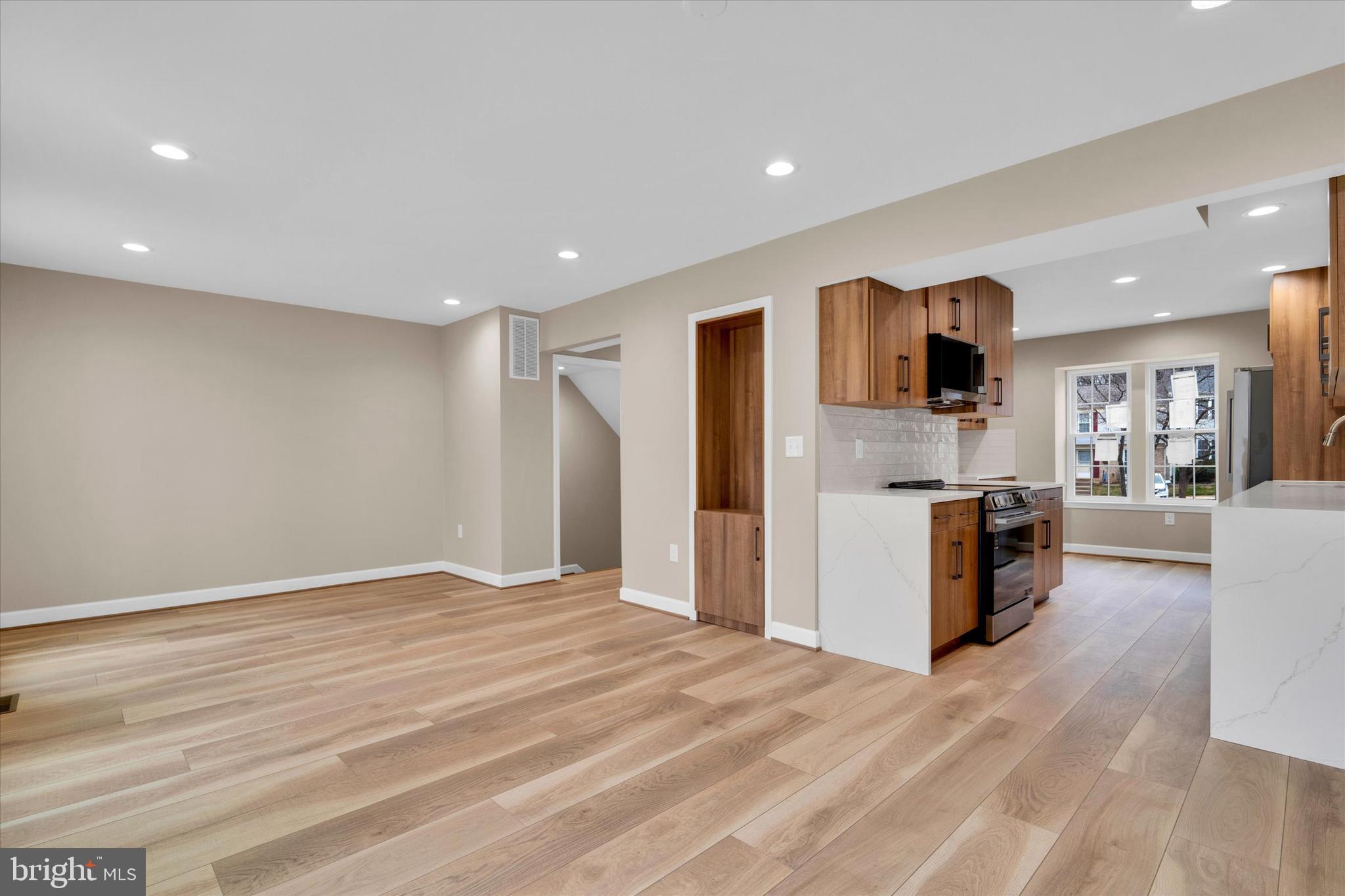 BURKE CENTRE - Residential